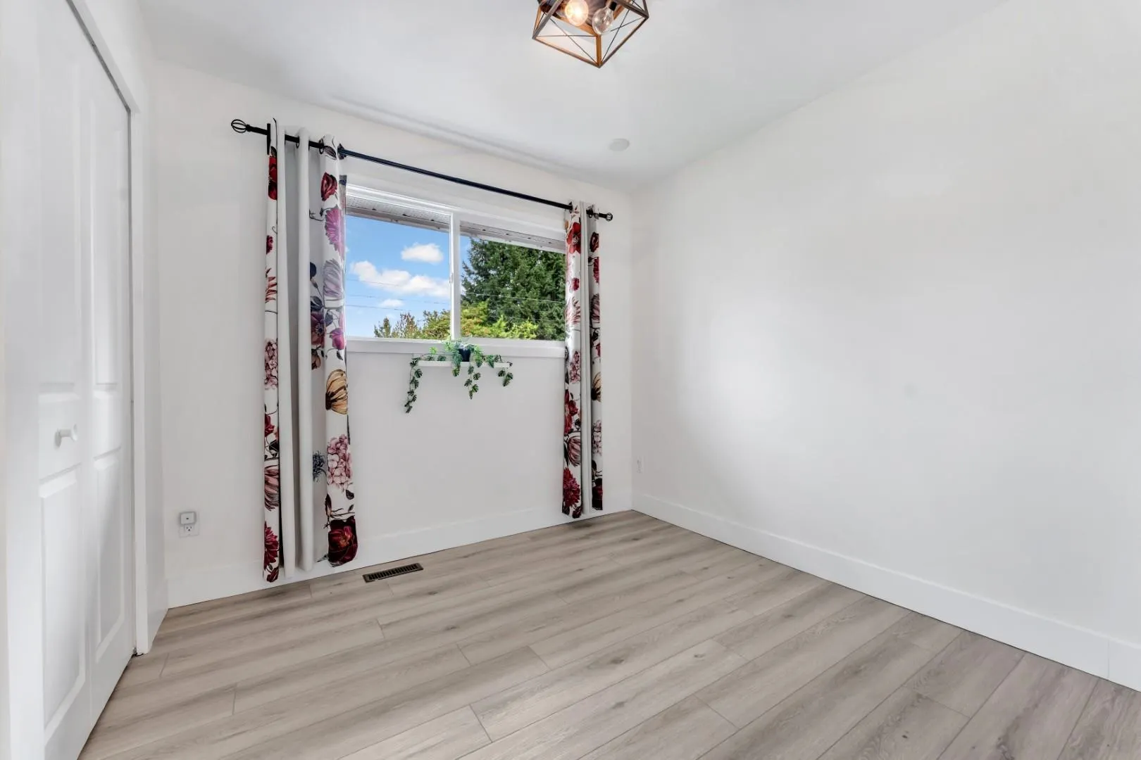 1401 Apel Drive
