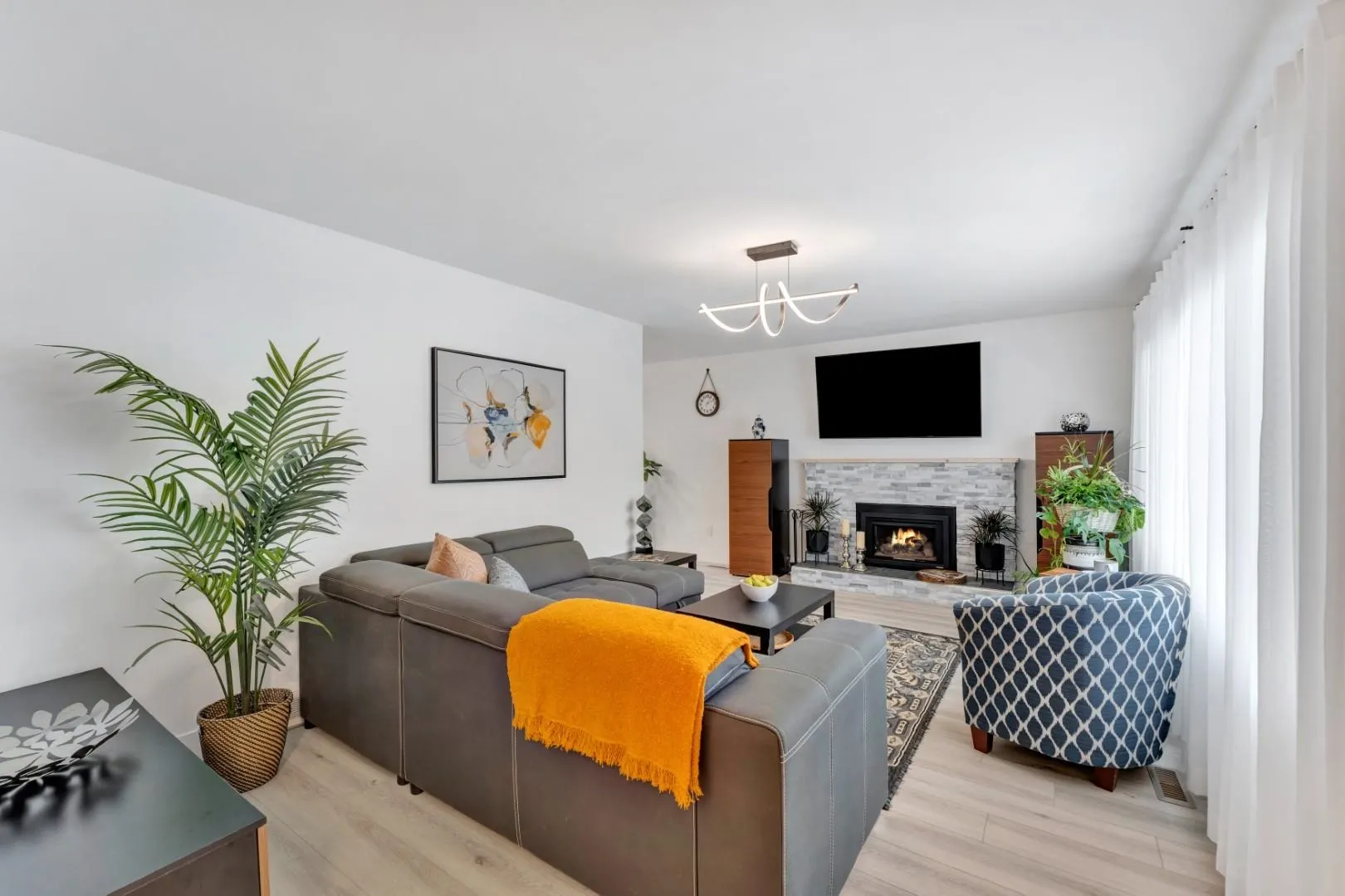 1401 Apel Drive