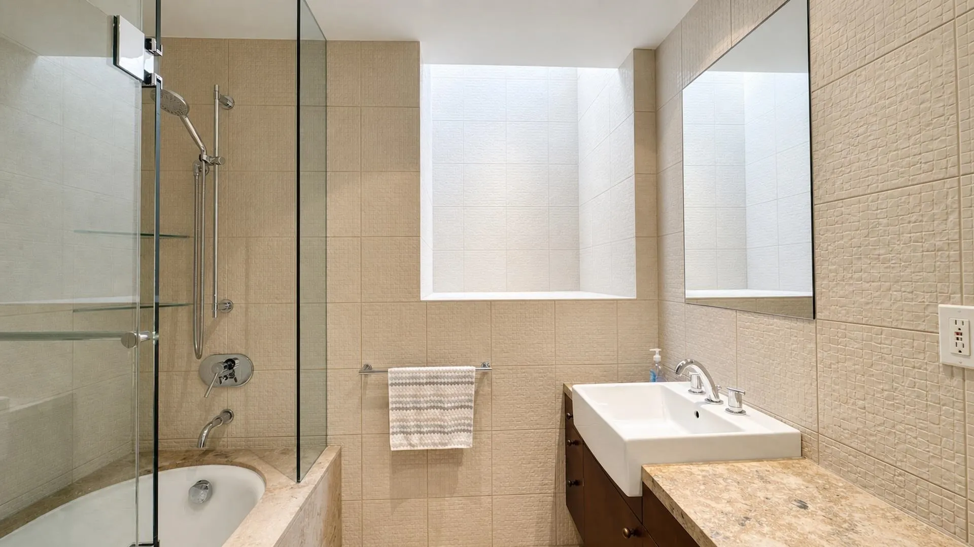 4468 Stone Cres Crescent