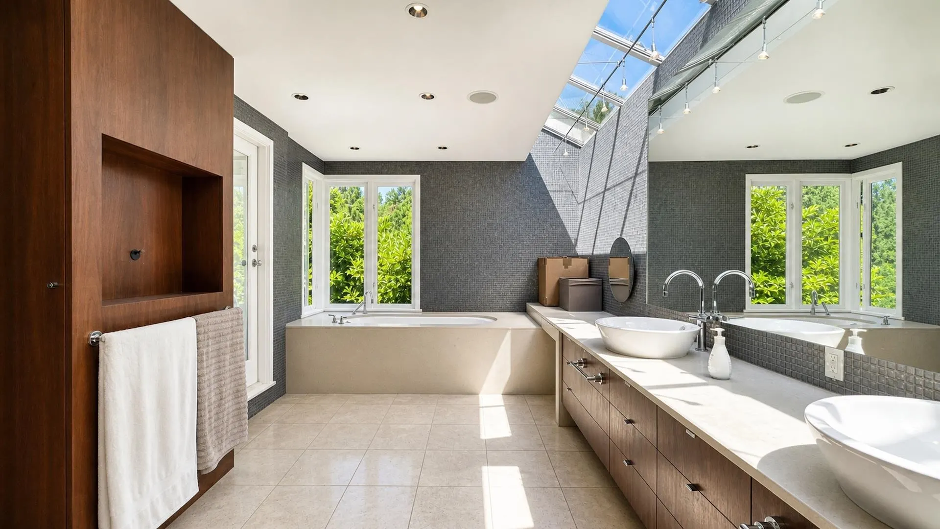 4468 Stone Cres Crescent