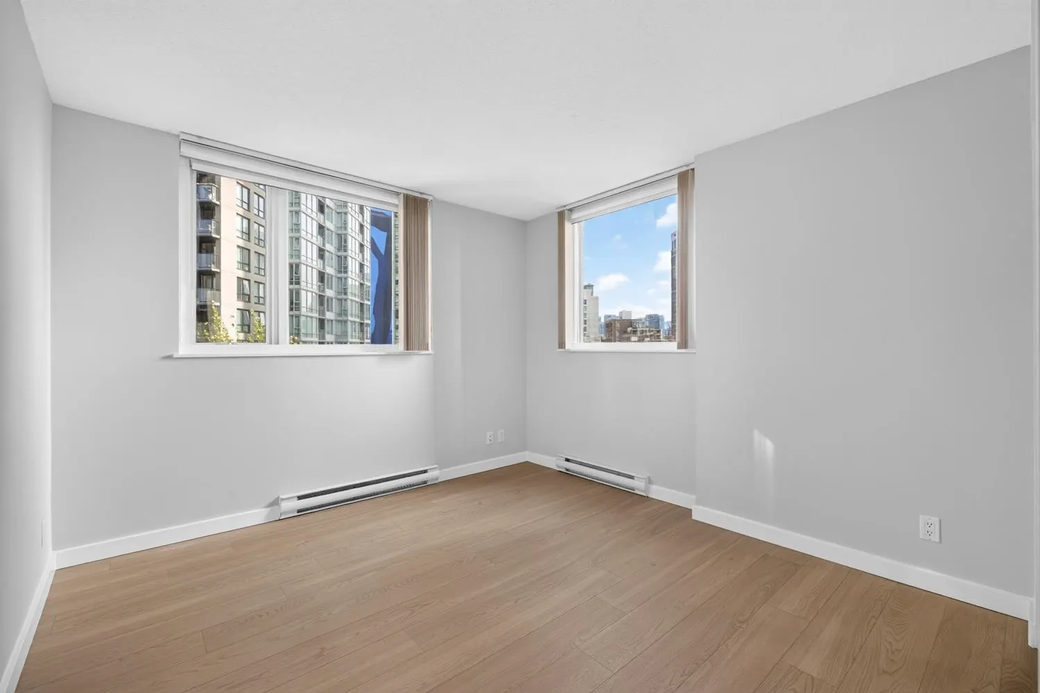 455 Beach Crescent #906