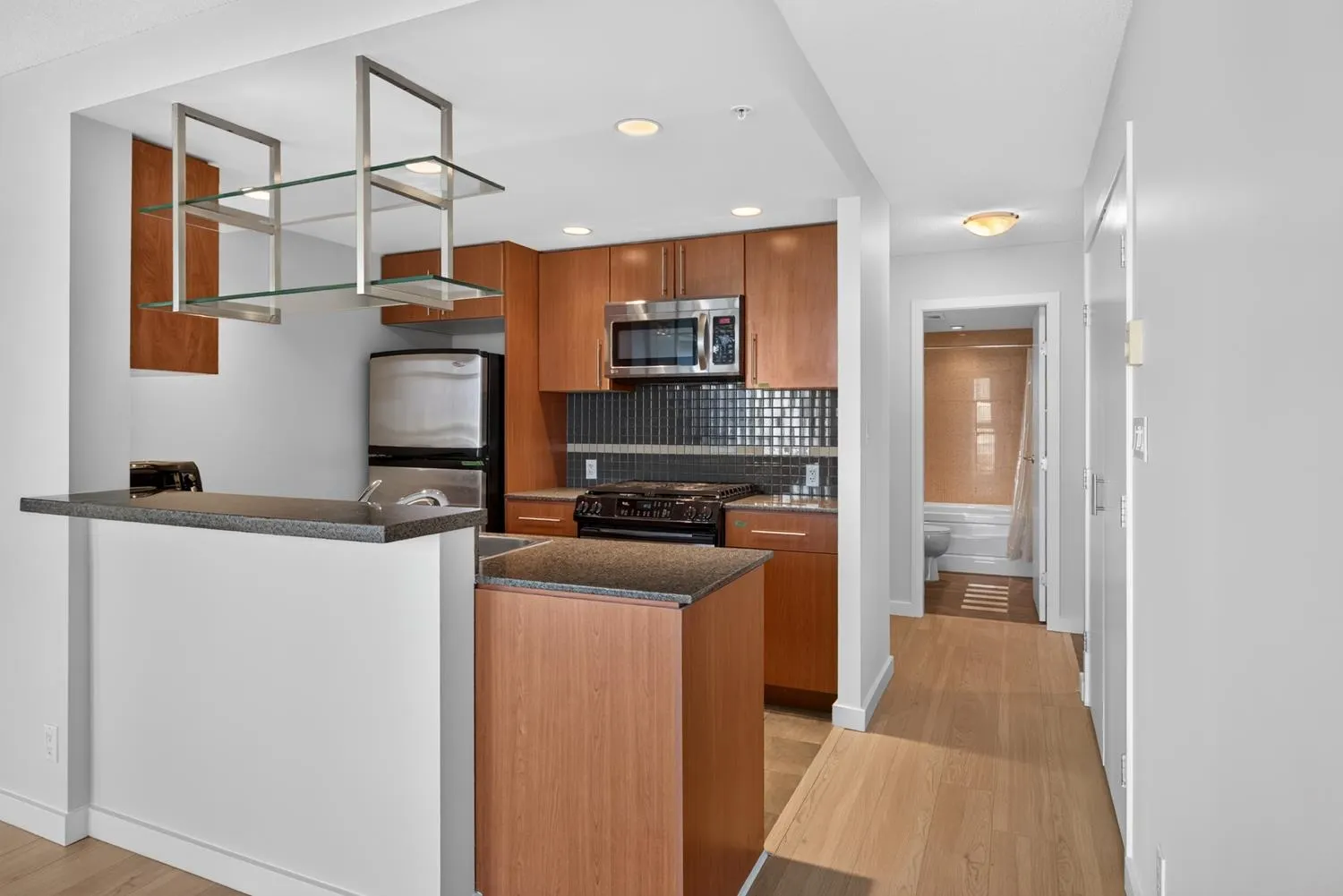 455 Beach Crescent #906