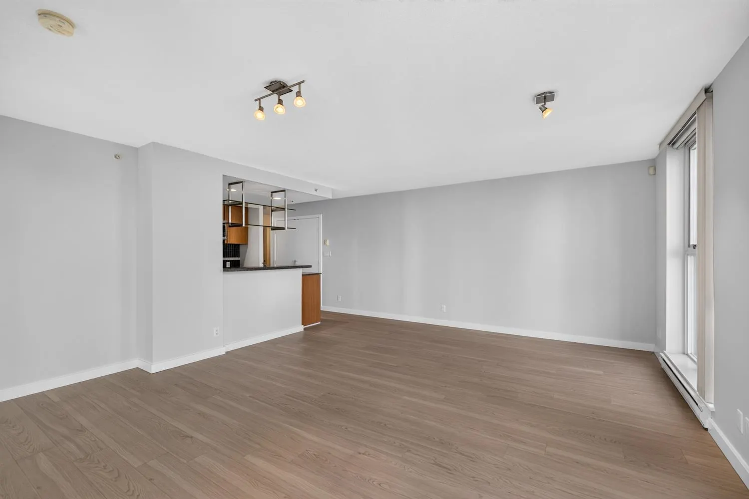 455 Beach Crescent #906