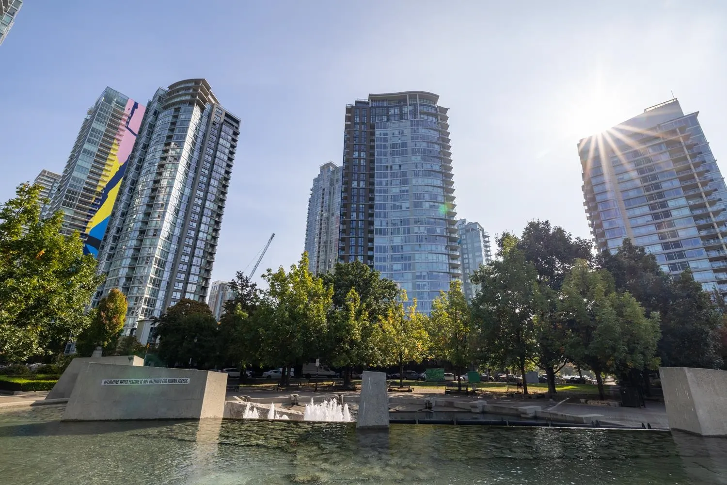 455 Beach Crescent #906