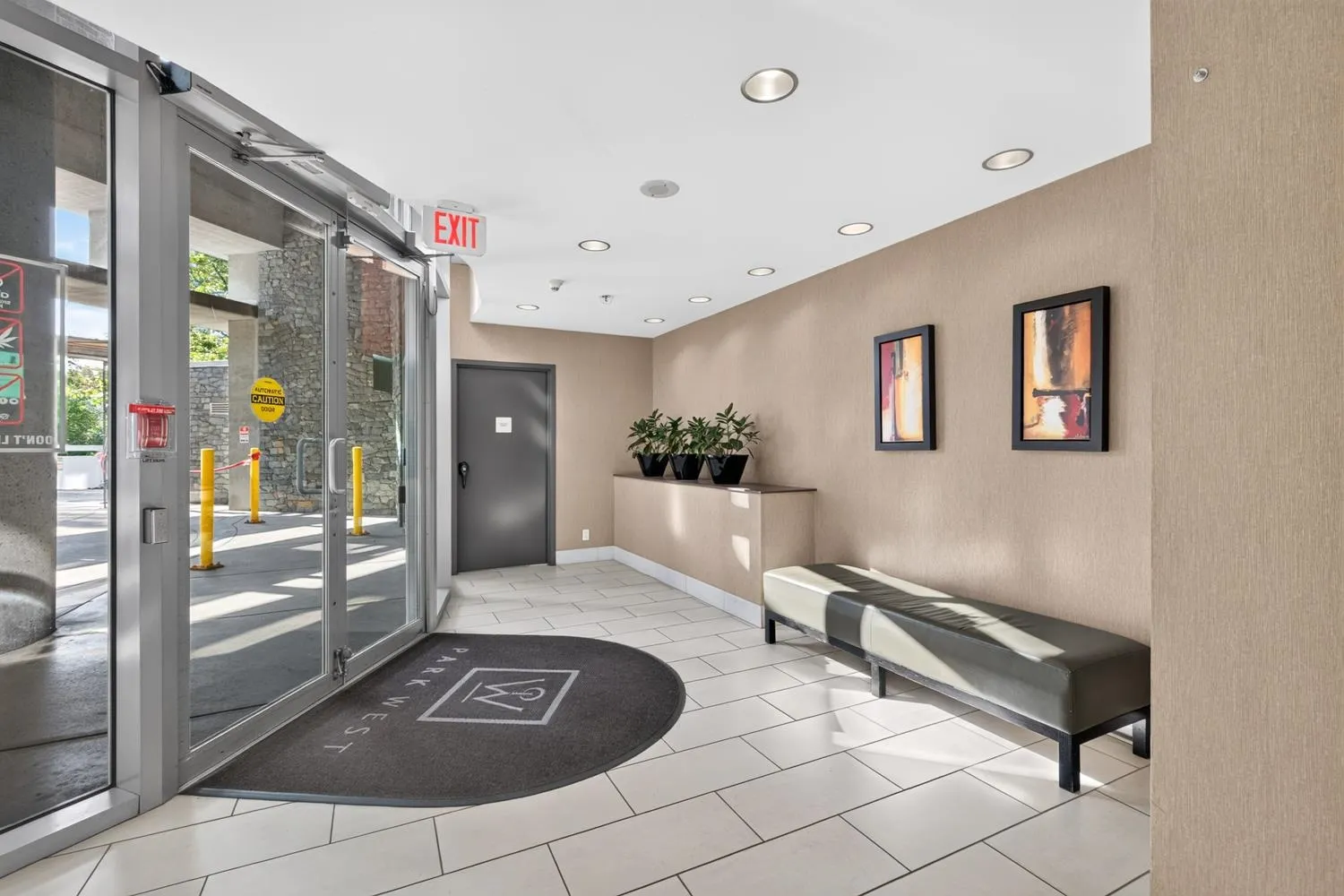 455 Beach Crescent #906