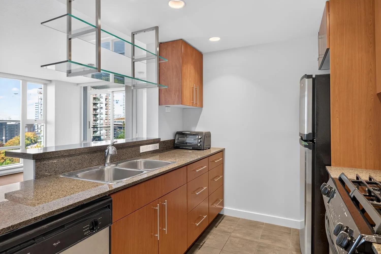 455 Beach Crescent #906