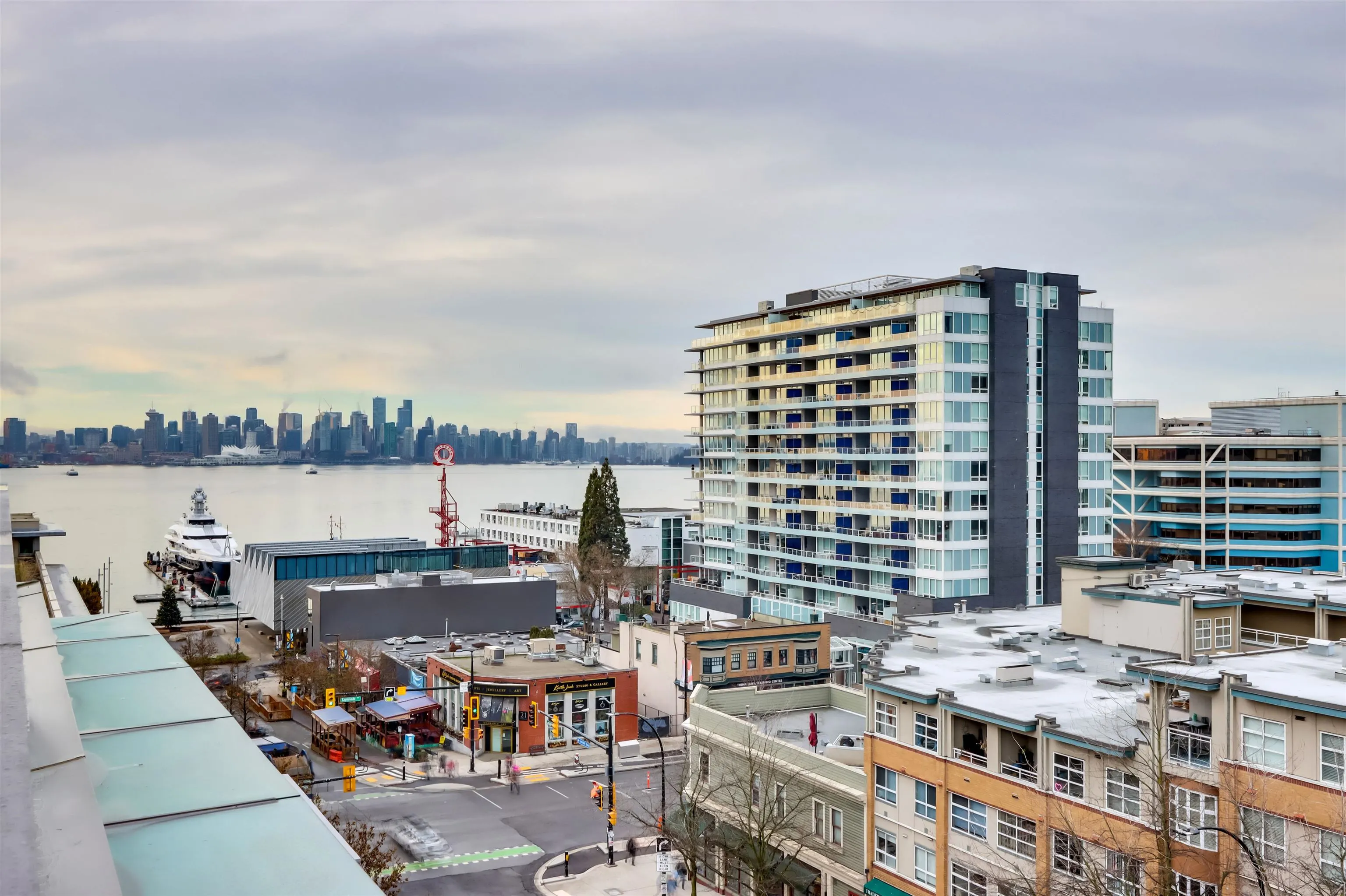 88 Lonsdale Avenue #5TH FLR