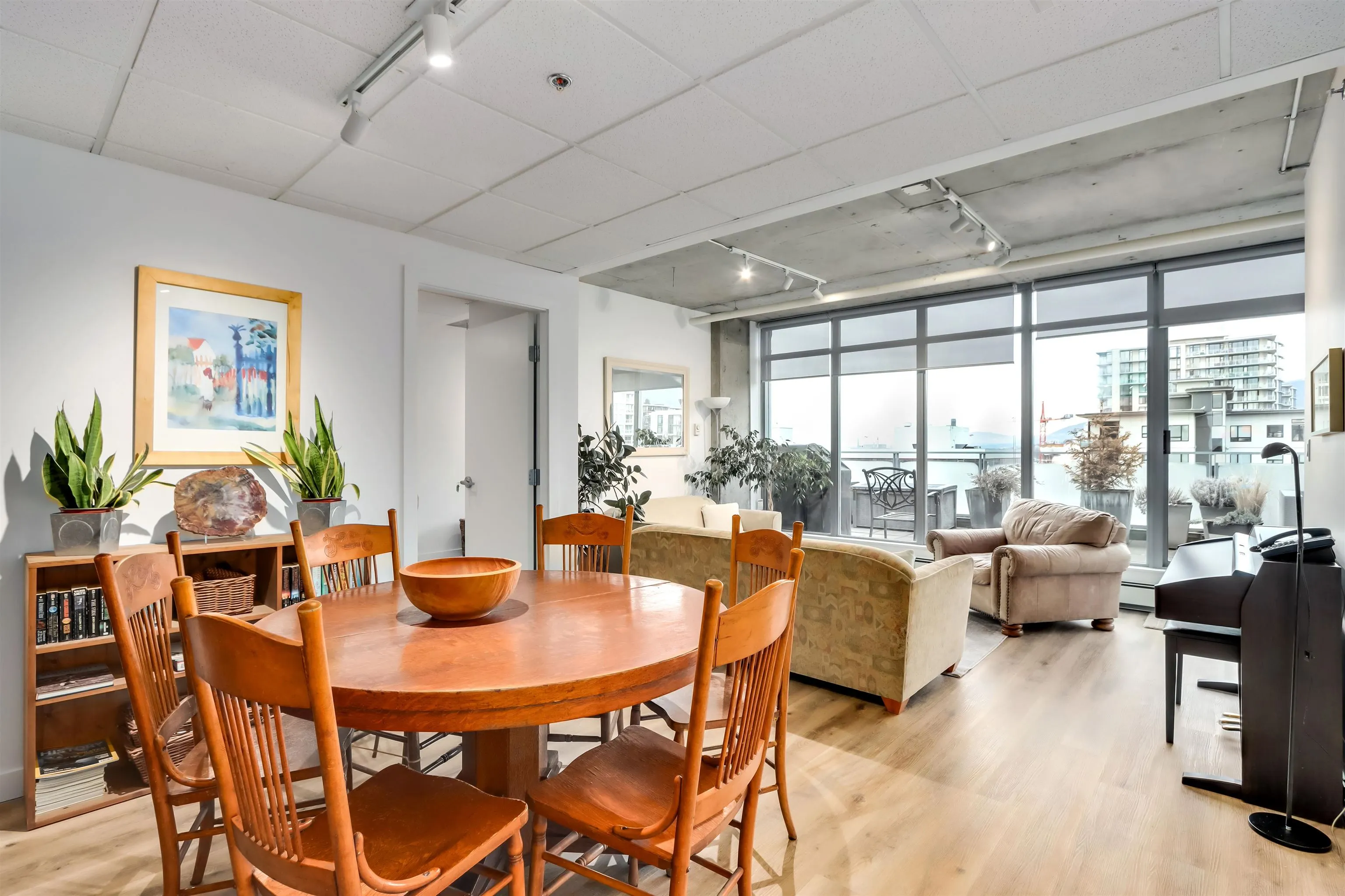 88 Lonsdale Avenue #5TH FLR