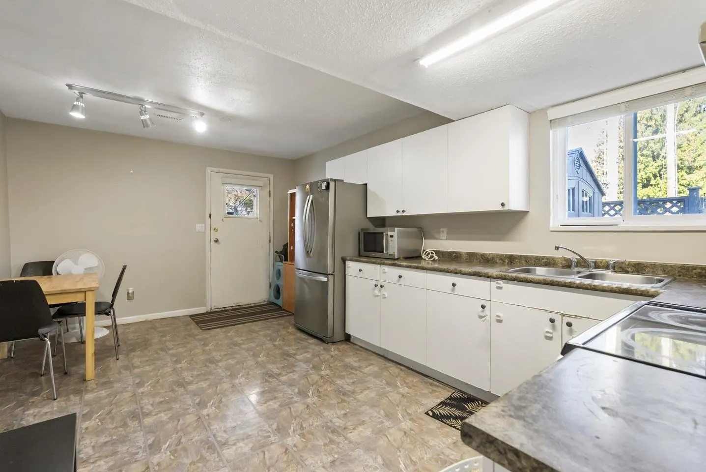 9511 160 Street