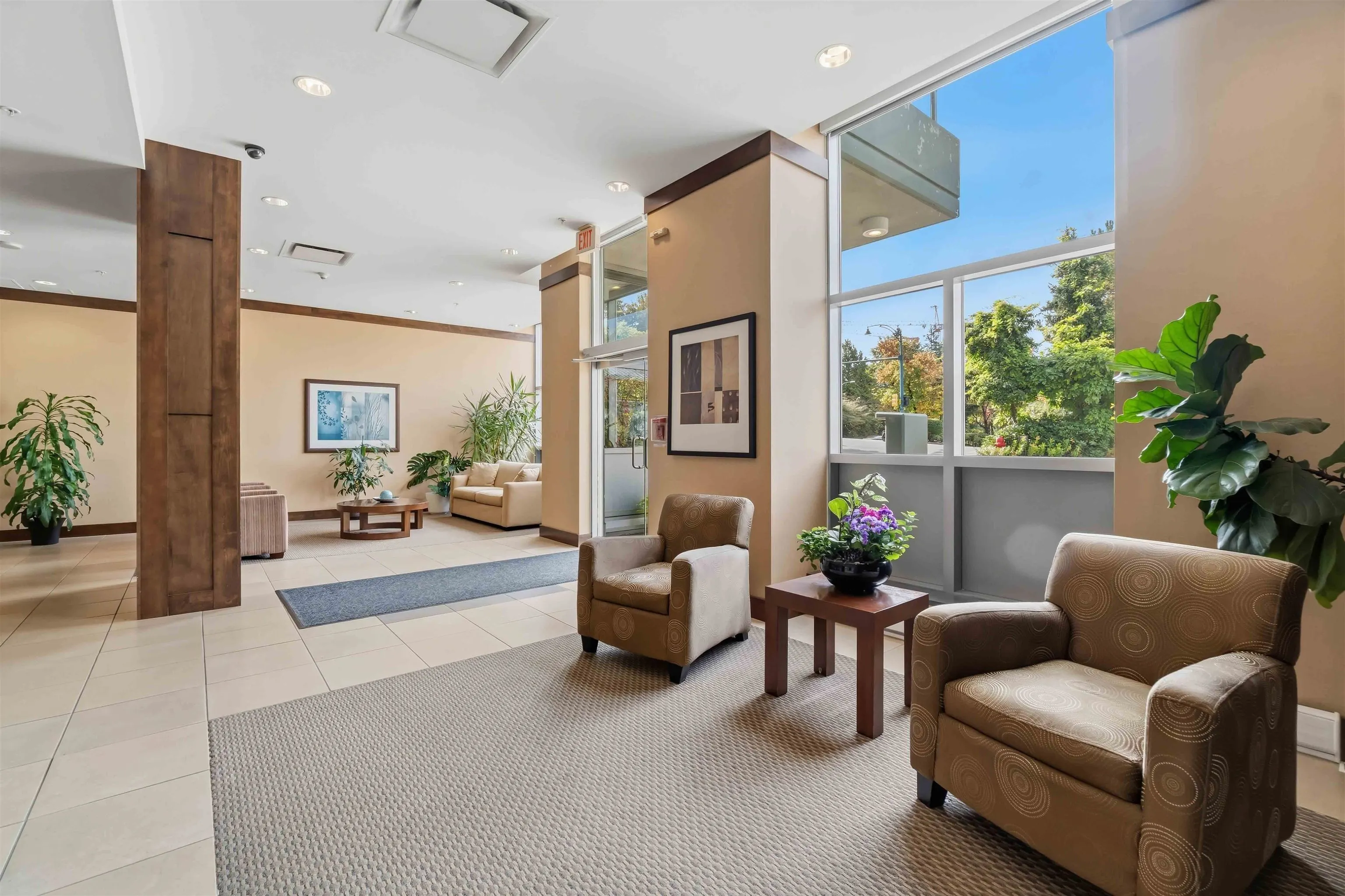 295 Guildford Way #1006