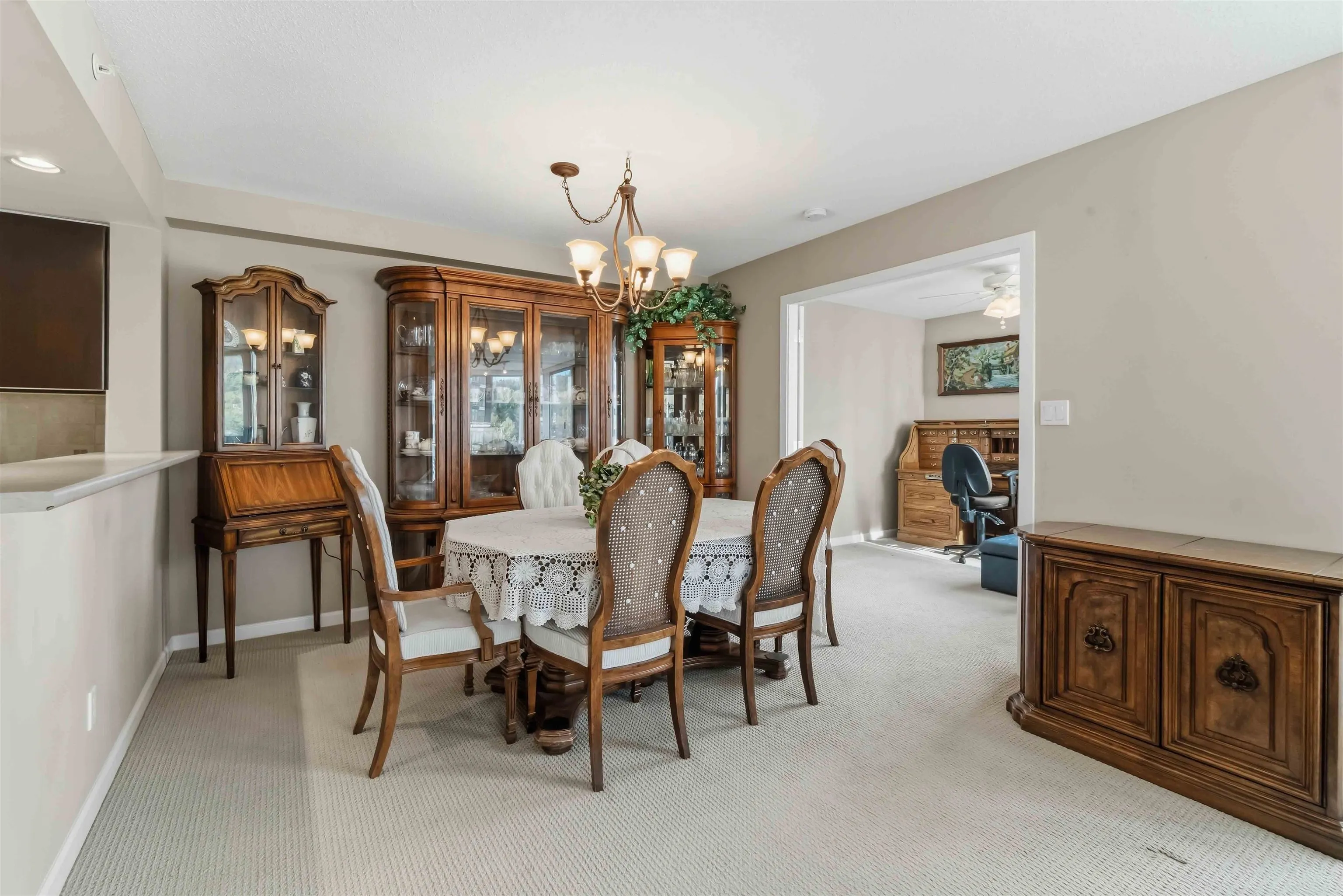 295 Guildford Way #1006