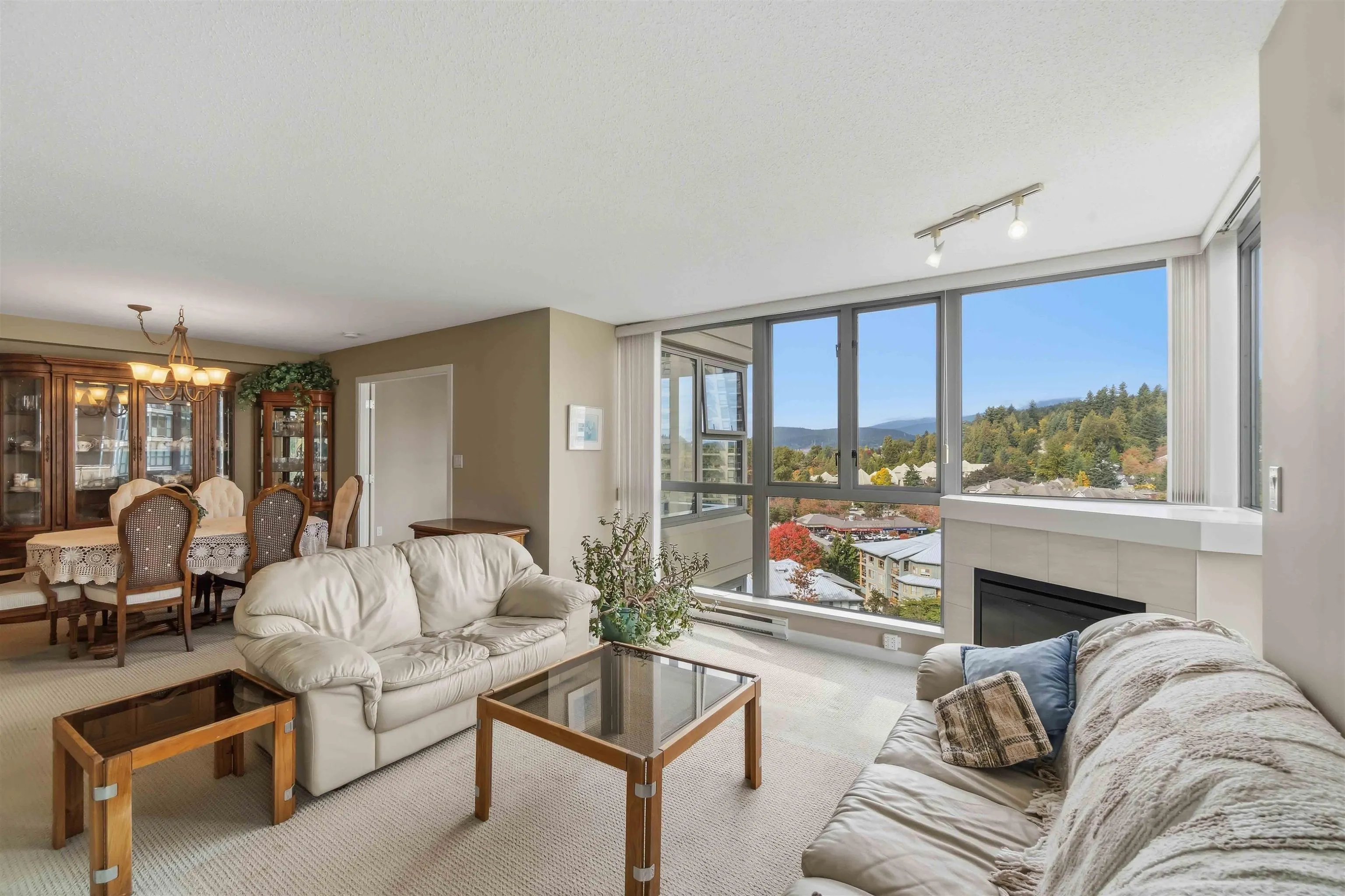 295 Guildford Way #1006