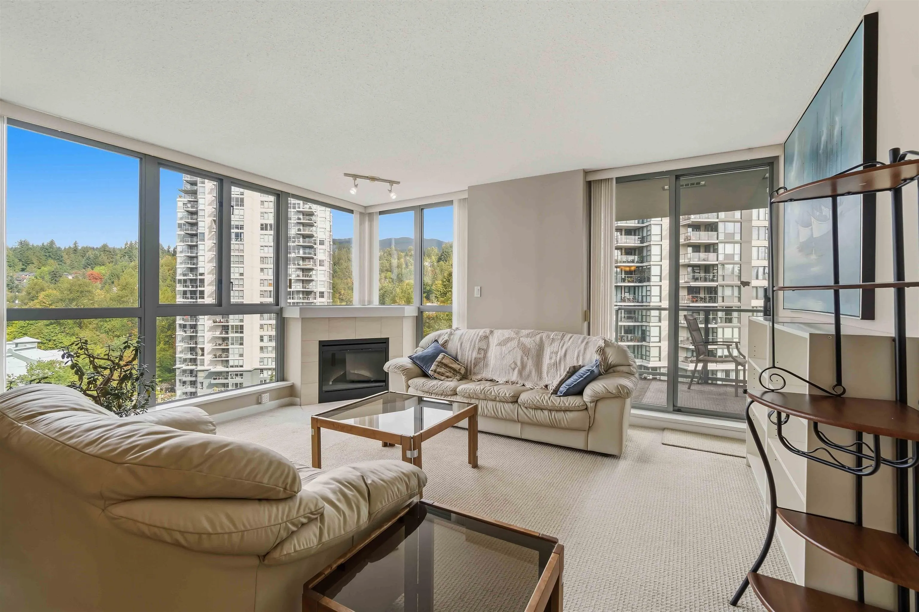 295 Guildford Way #1006