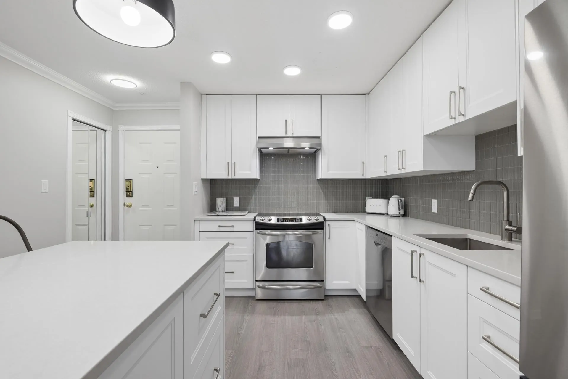 1140 Strathaven Drive #201