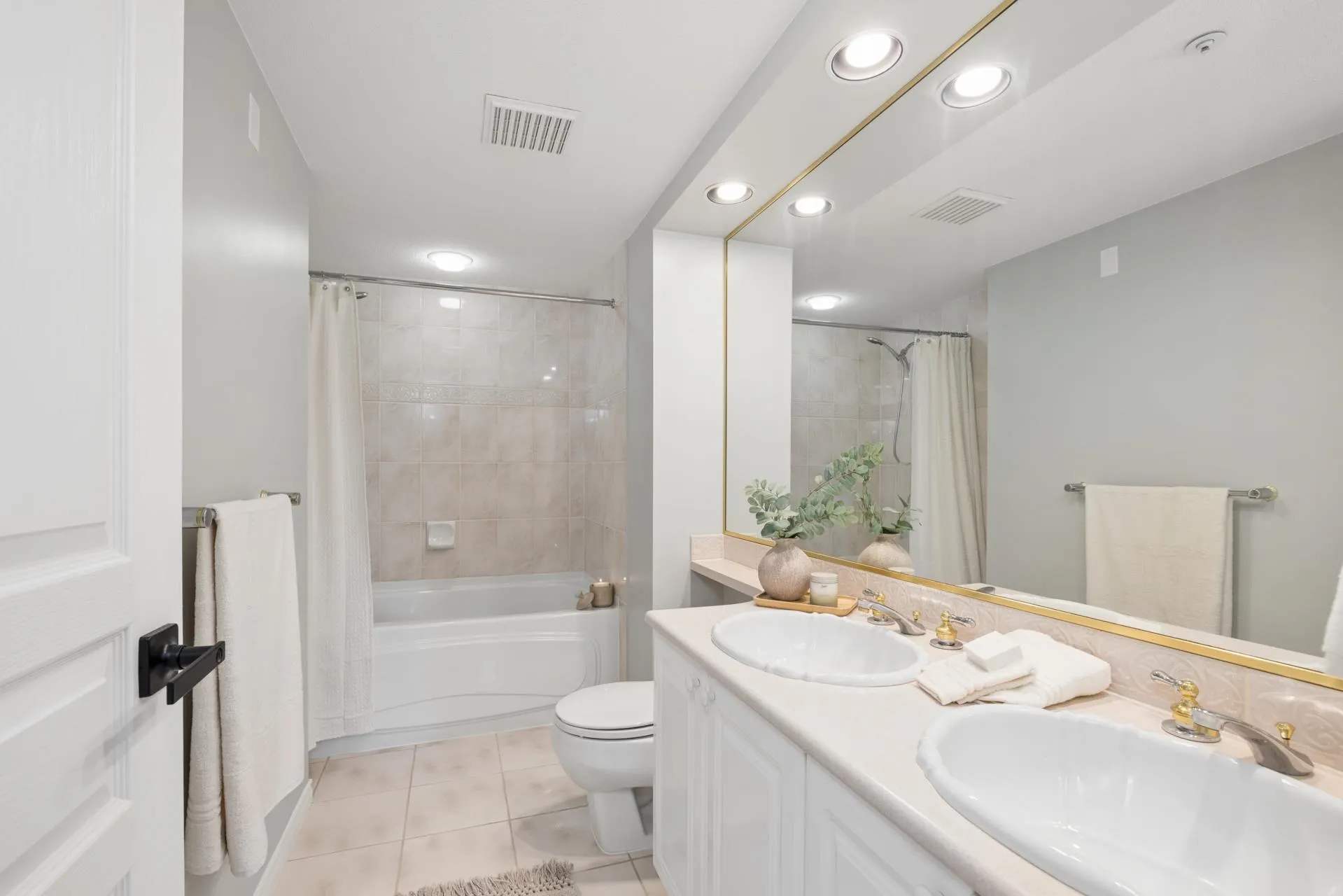 1140 Strathaven Drive #201