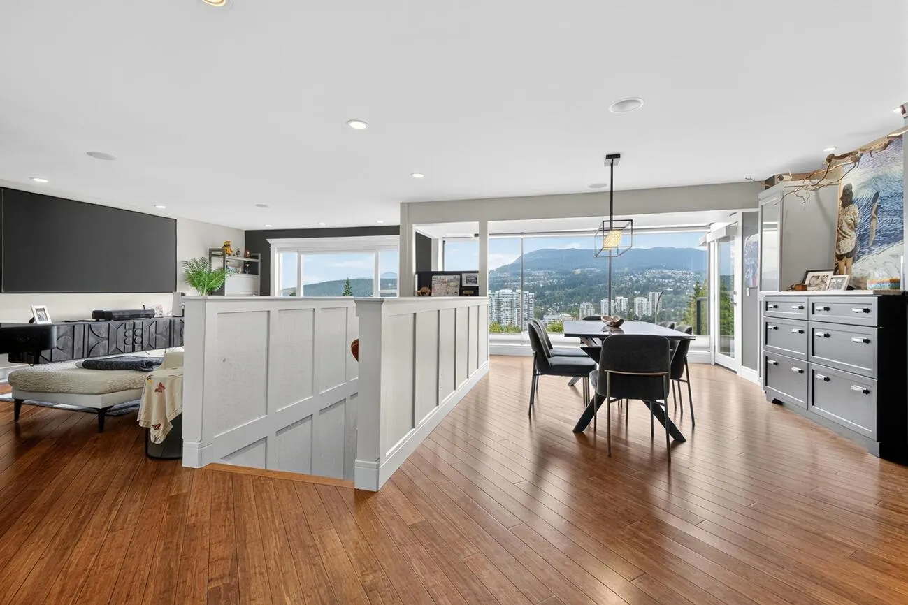 1052 Corona Crescent