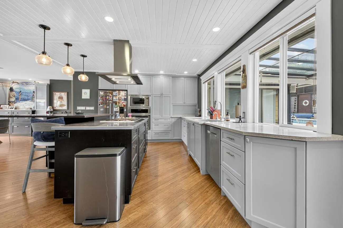 1052 Corona Crescent