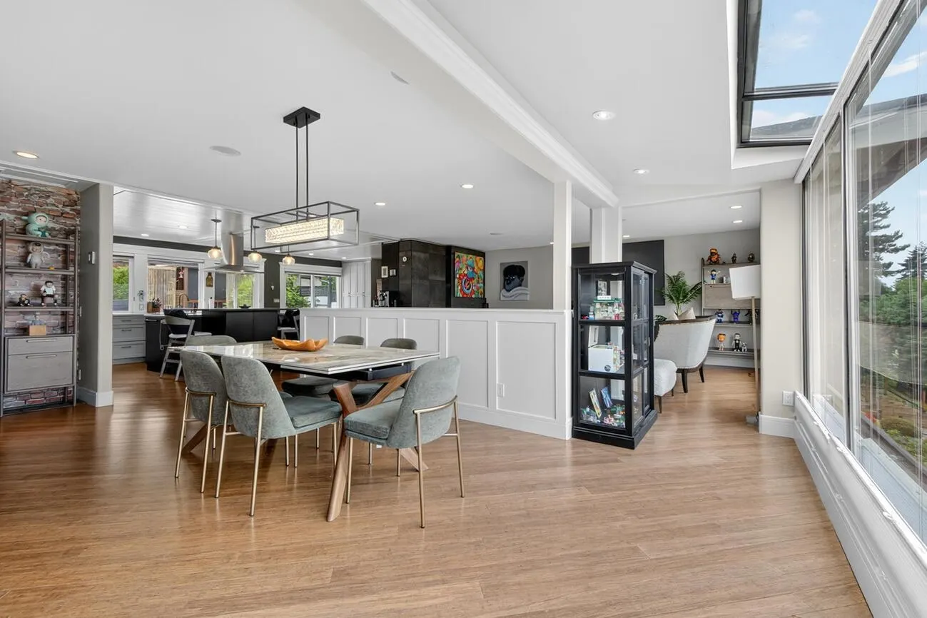 1052 Corona Crescent