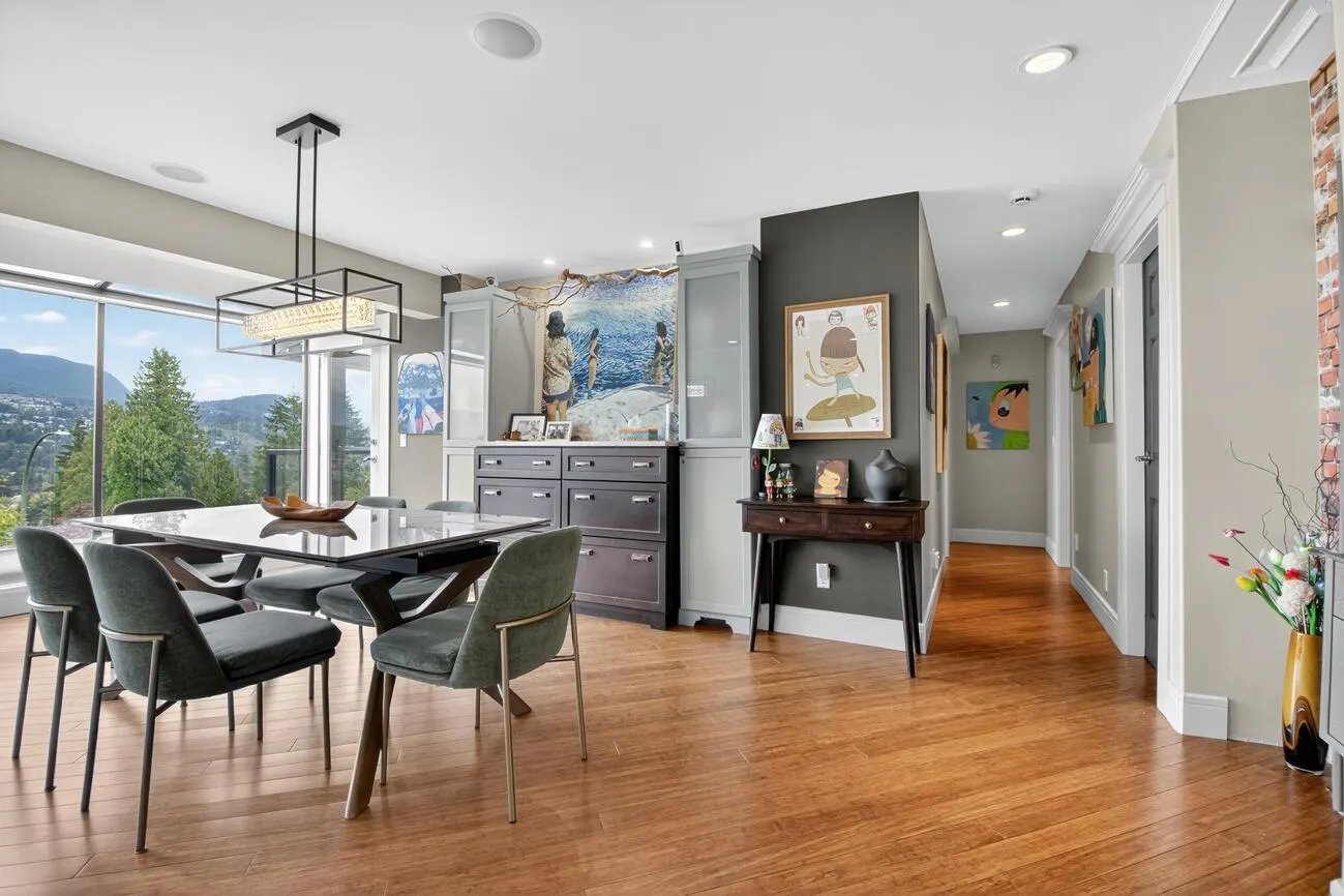 1052 Corona Crescent