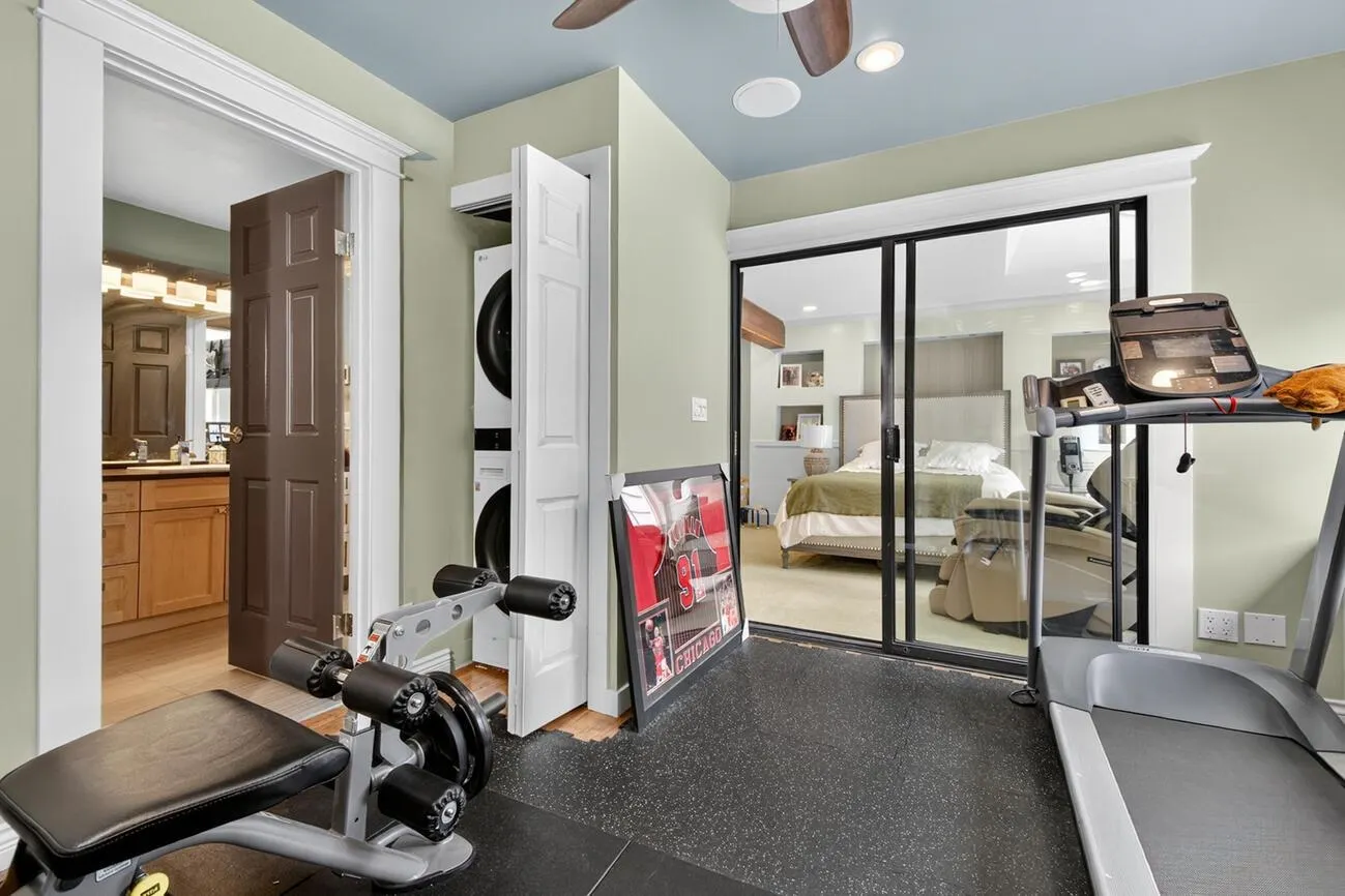 1052 Corona Crescent