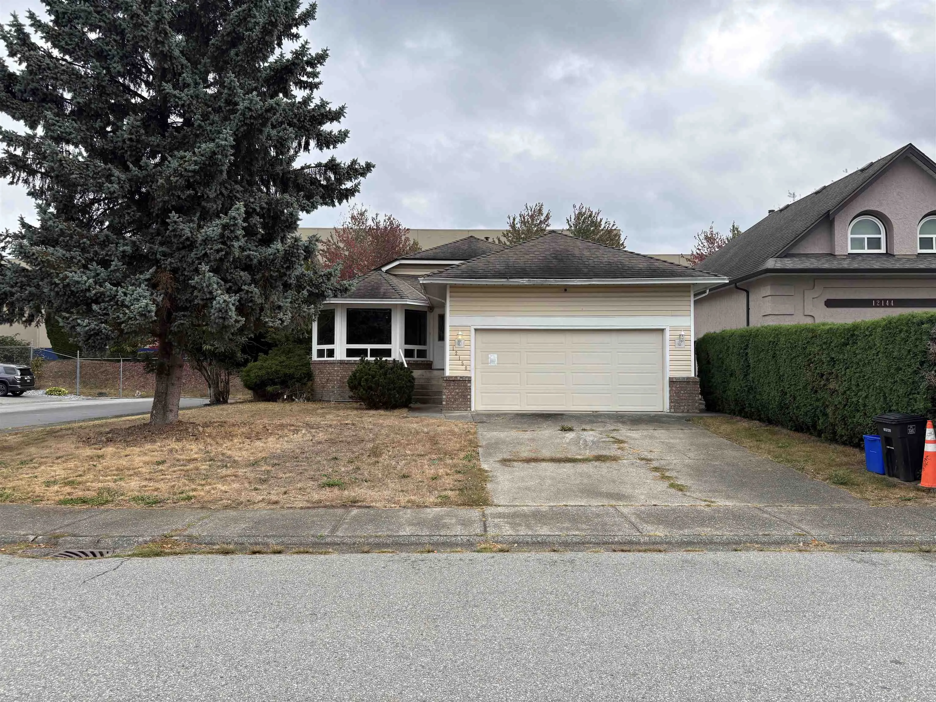 12150 Chestnut Crescent