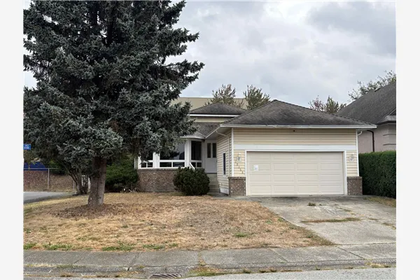 12150 Chestnut Crescent