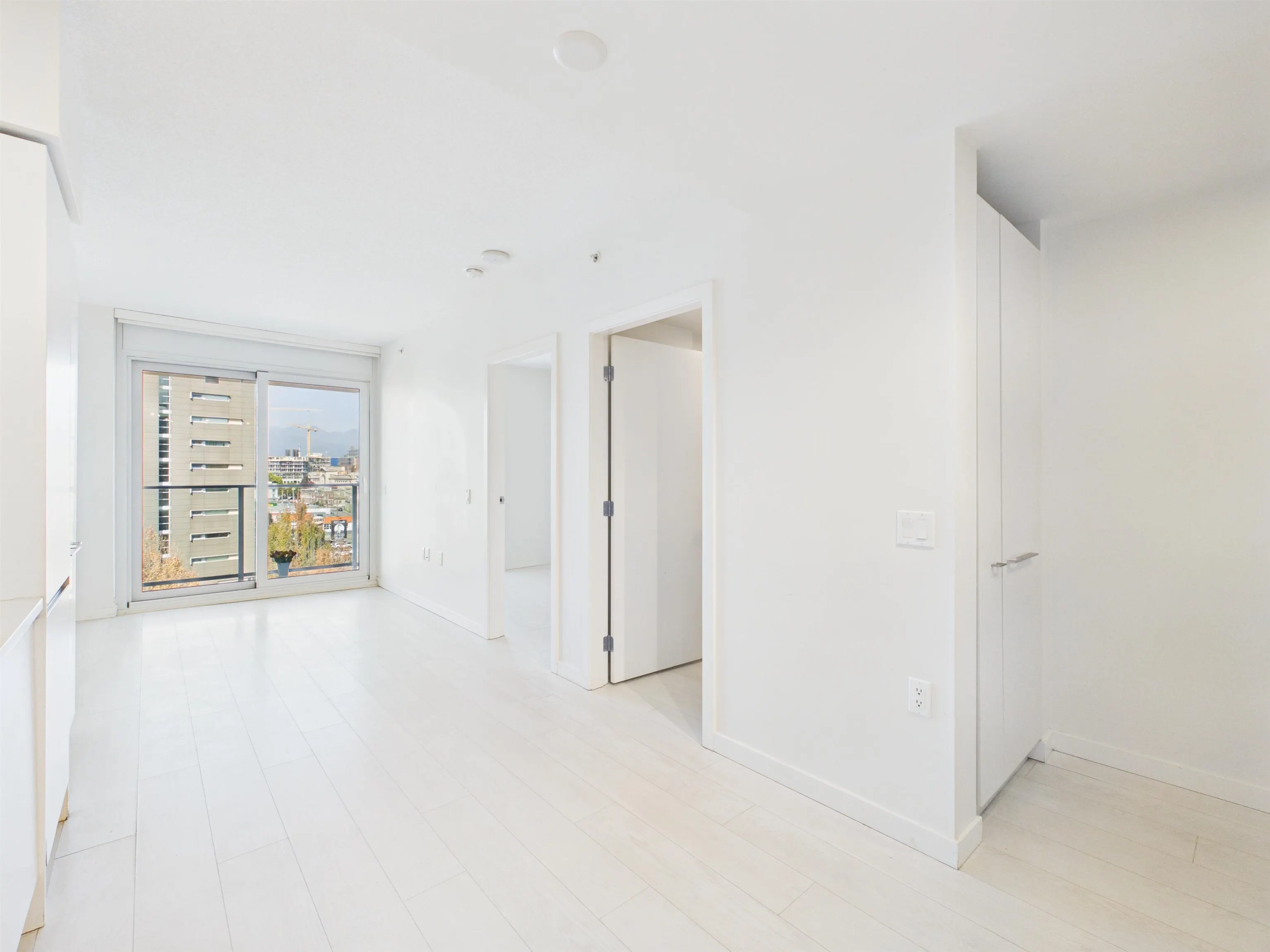 180 E 2nd Avenue #605