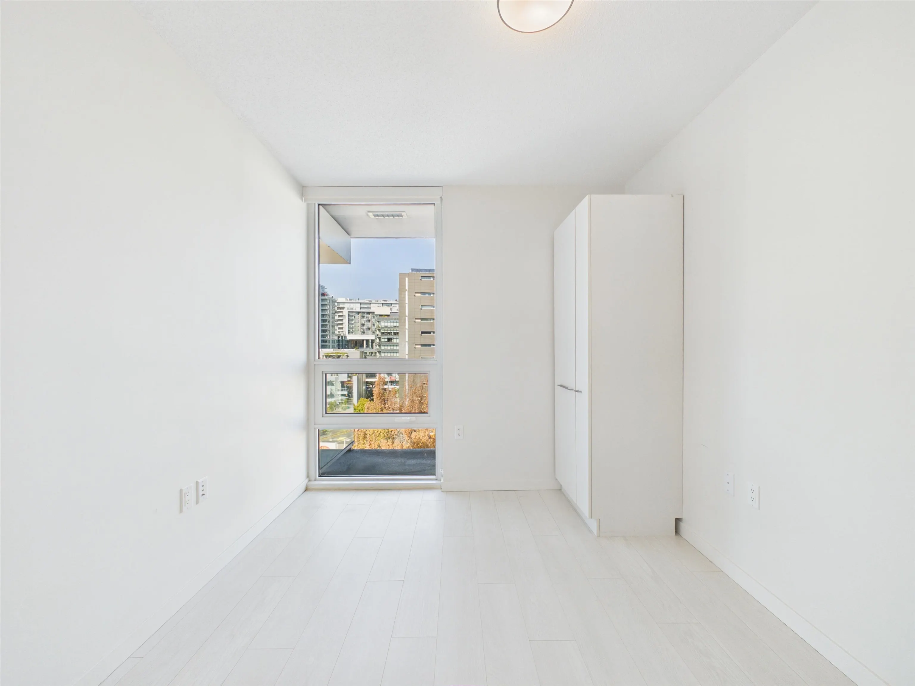 180 E 2nd Avenue #605