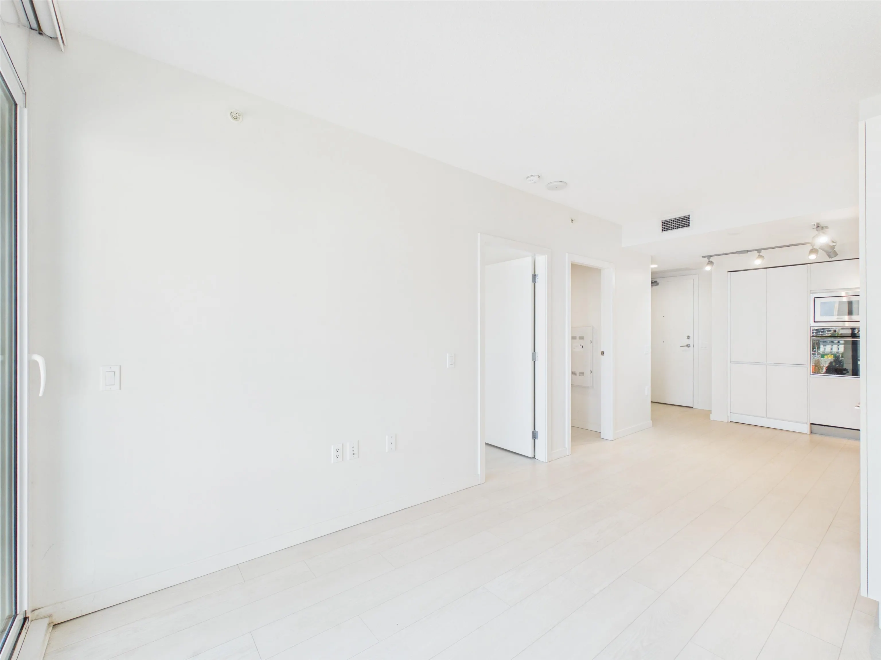 180 E 2nd Avenue #605