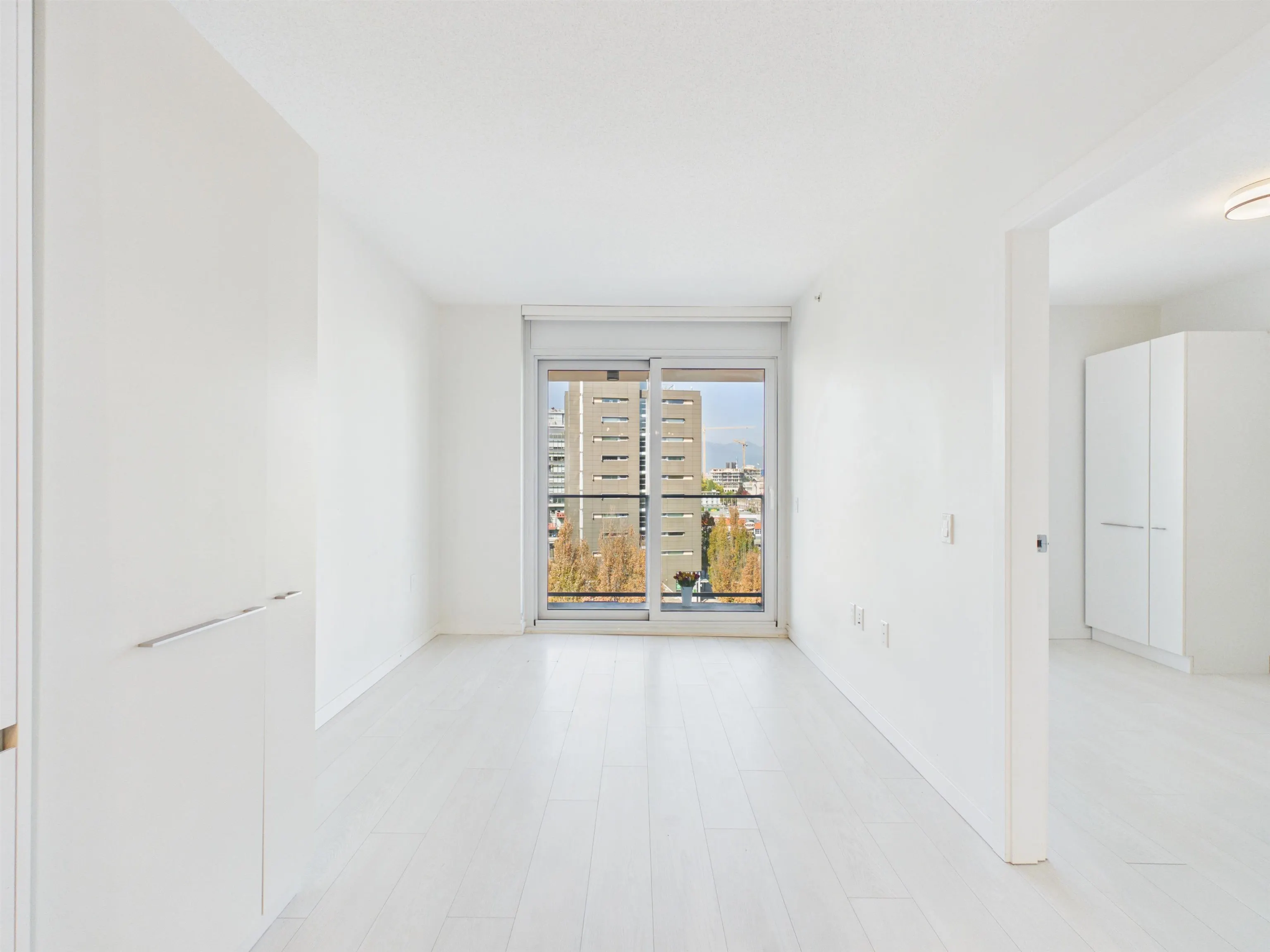 180 E 2nd Avenue #605