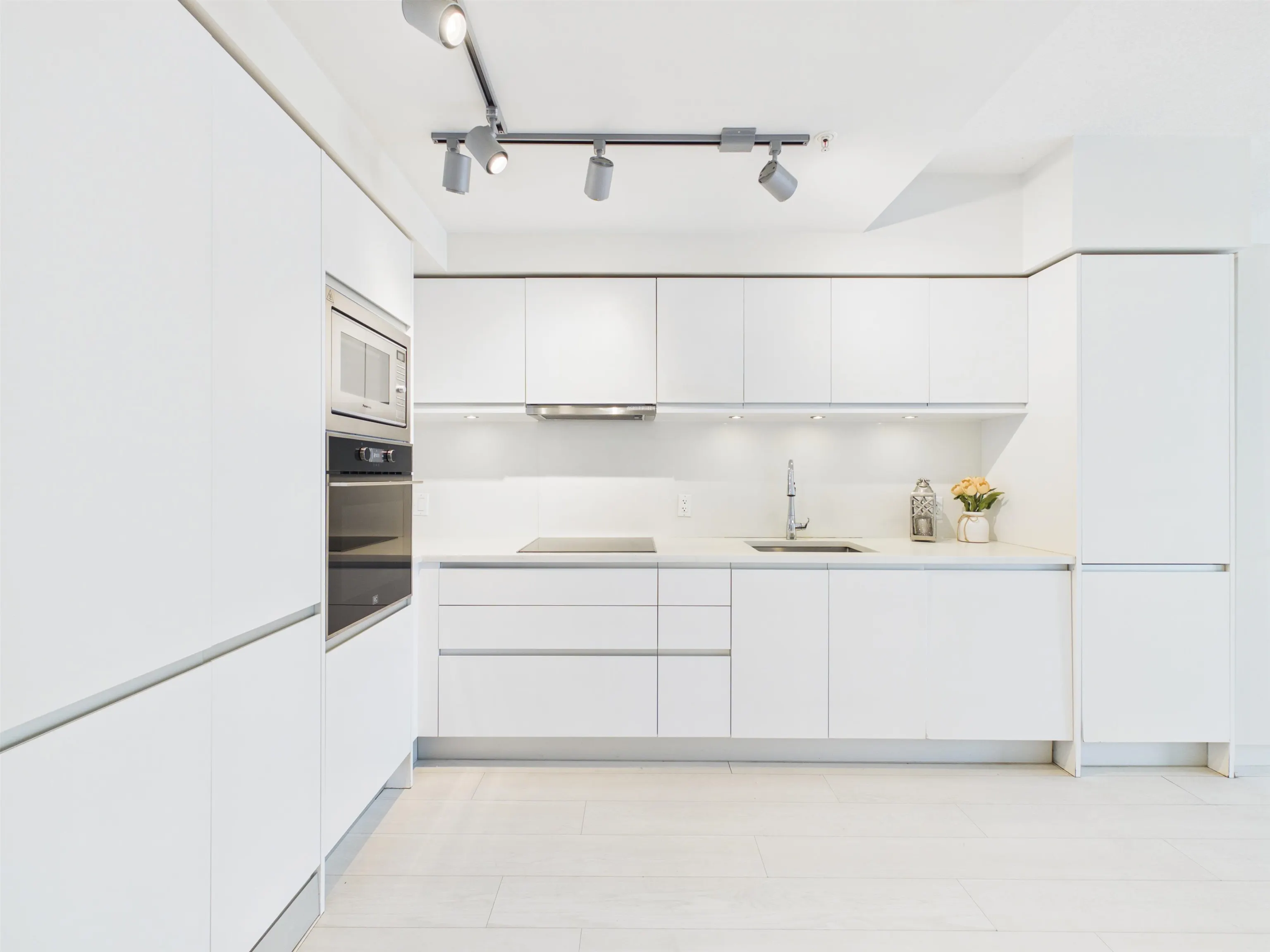180 E 2nd Avenue #605