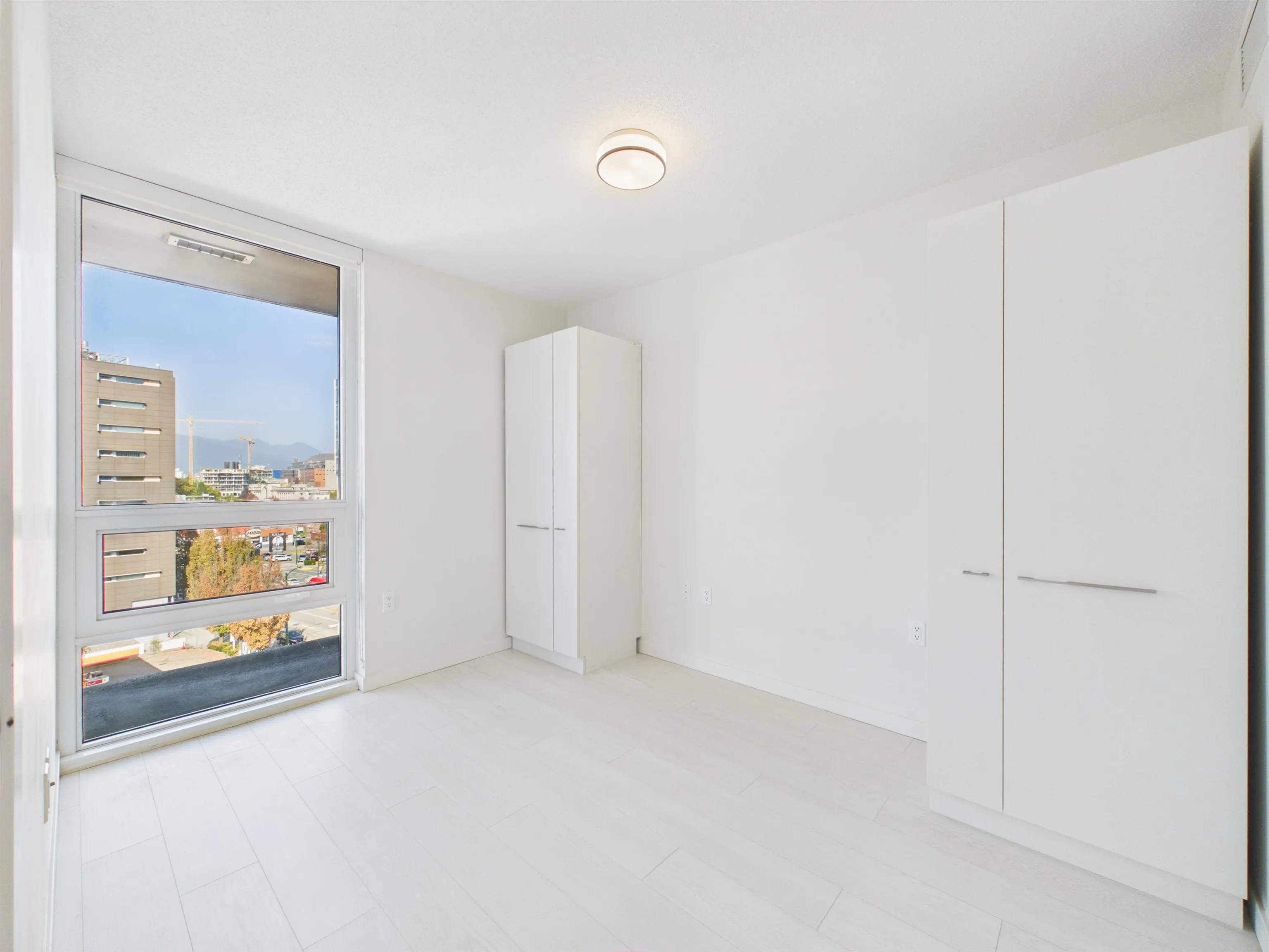 180 E 2nd Avenue #605