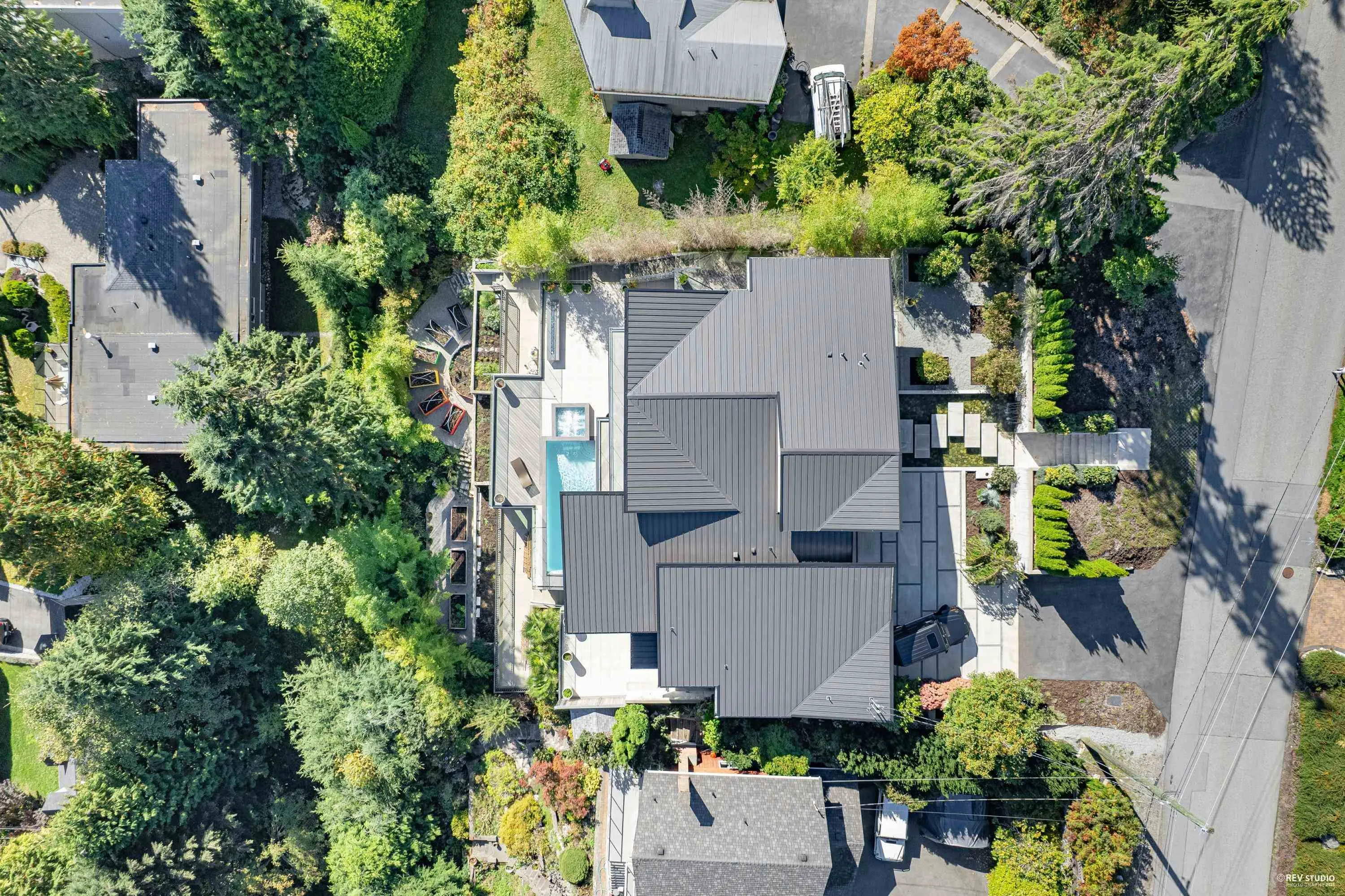 535 Craigmohr Drive