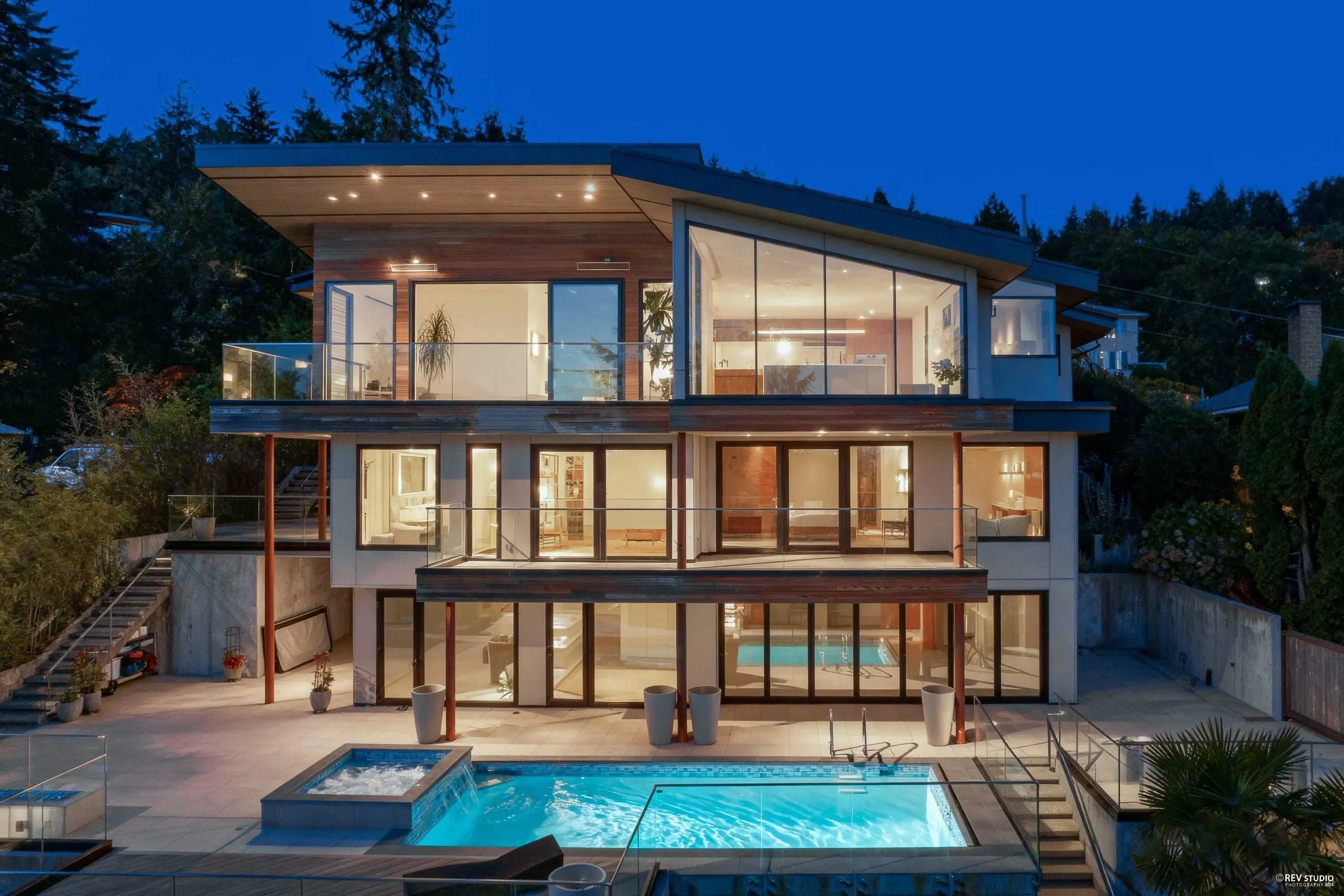535 Craigmohr Drive
