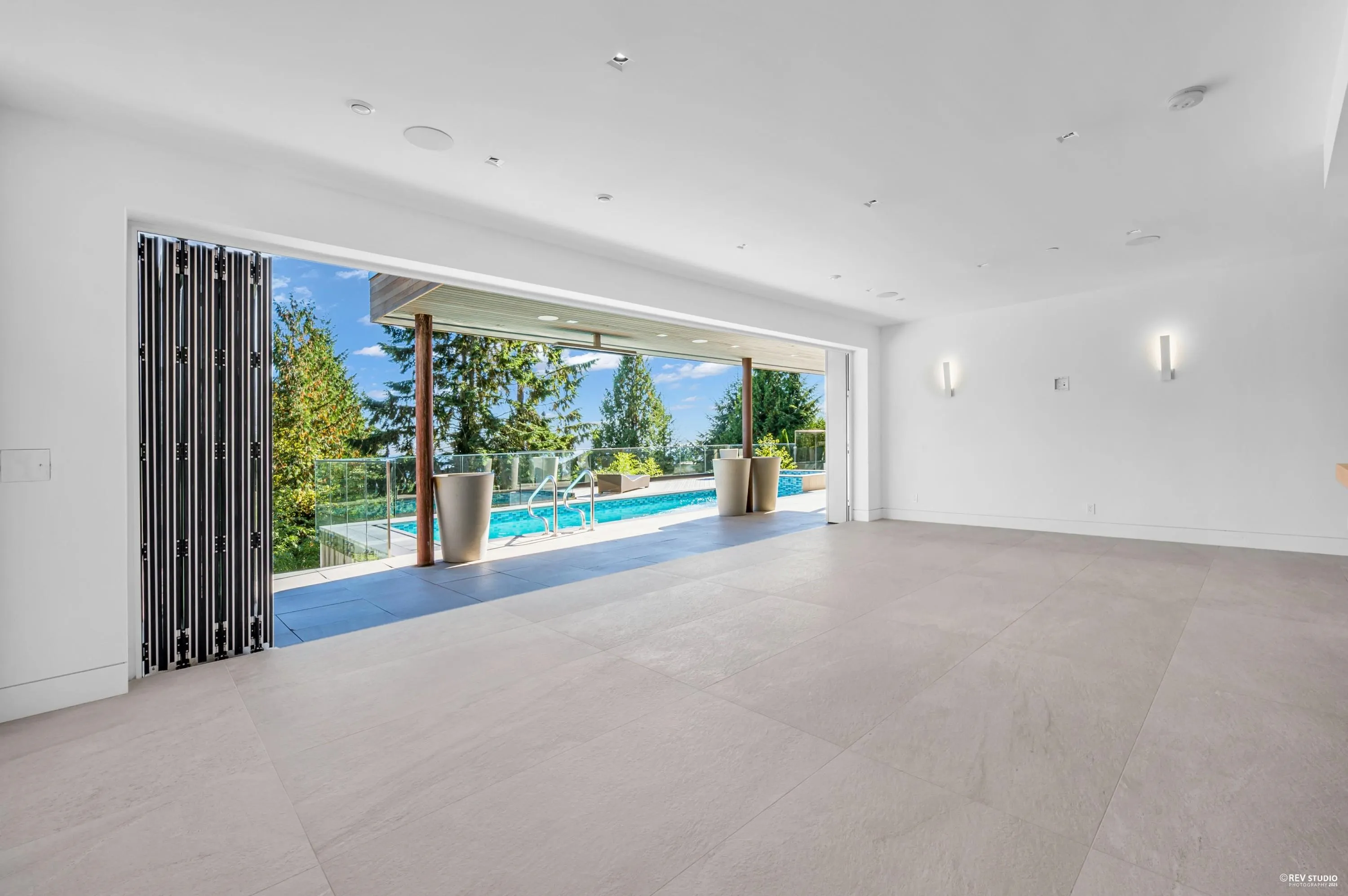 535 Craigmohr Drive