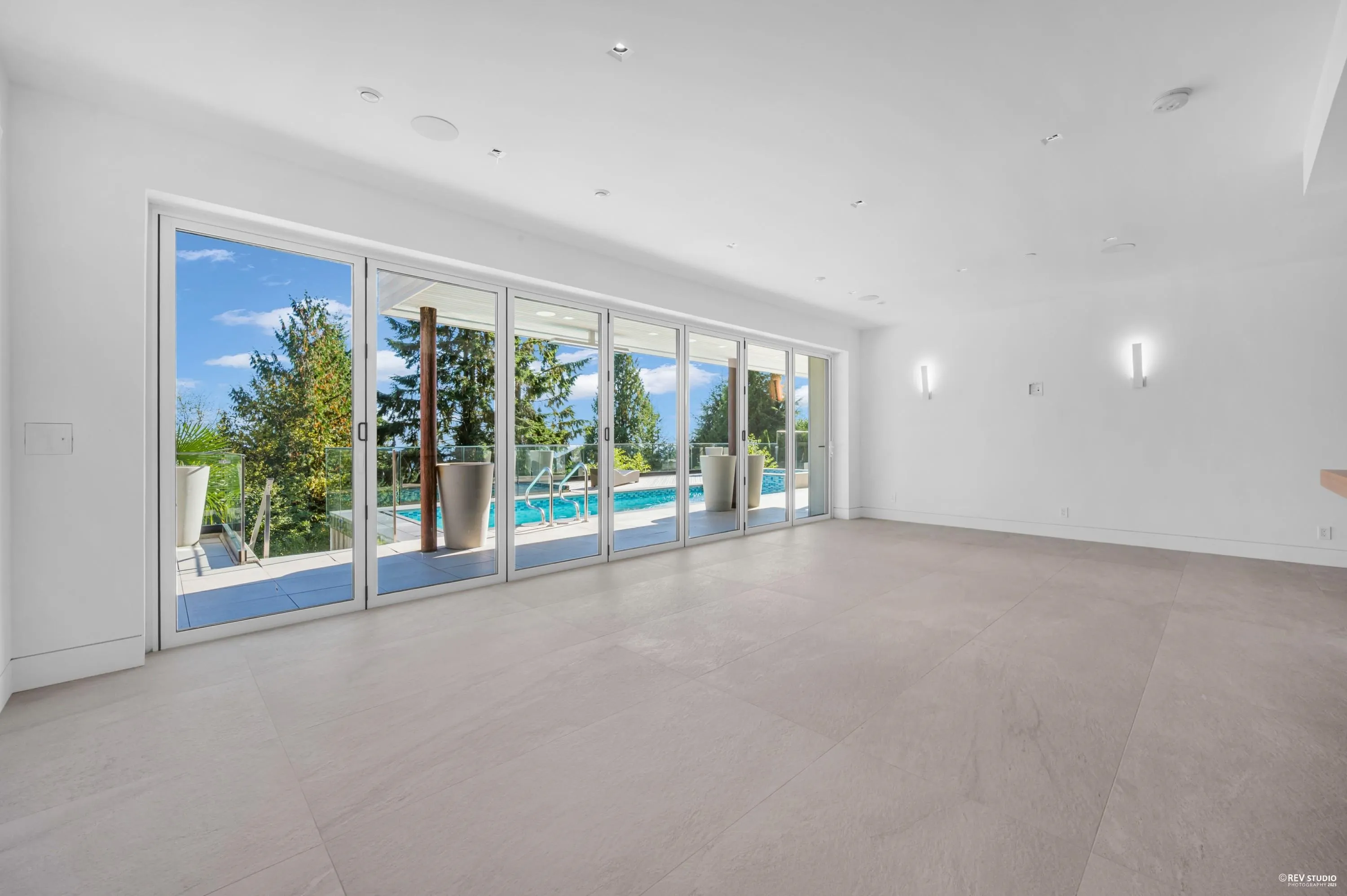 535 Craigmohr Drive