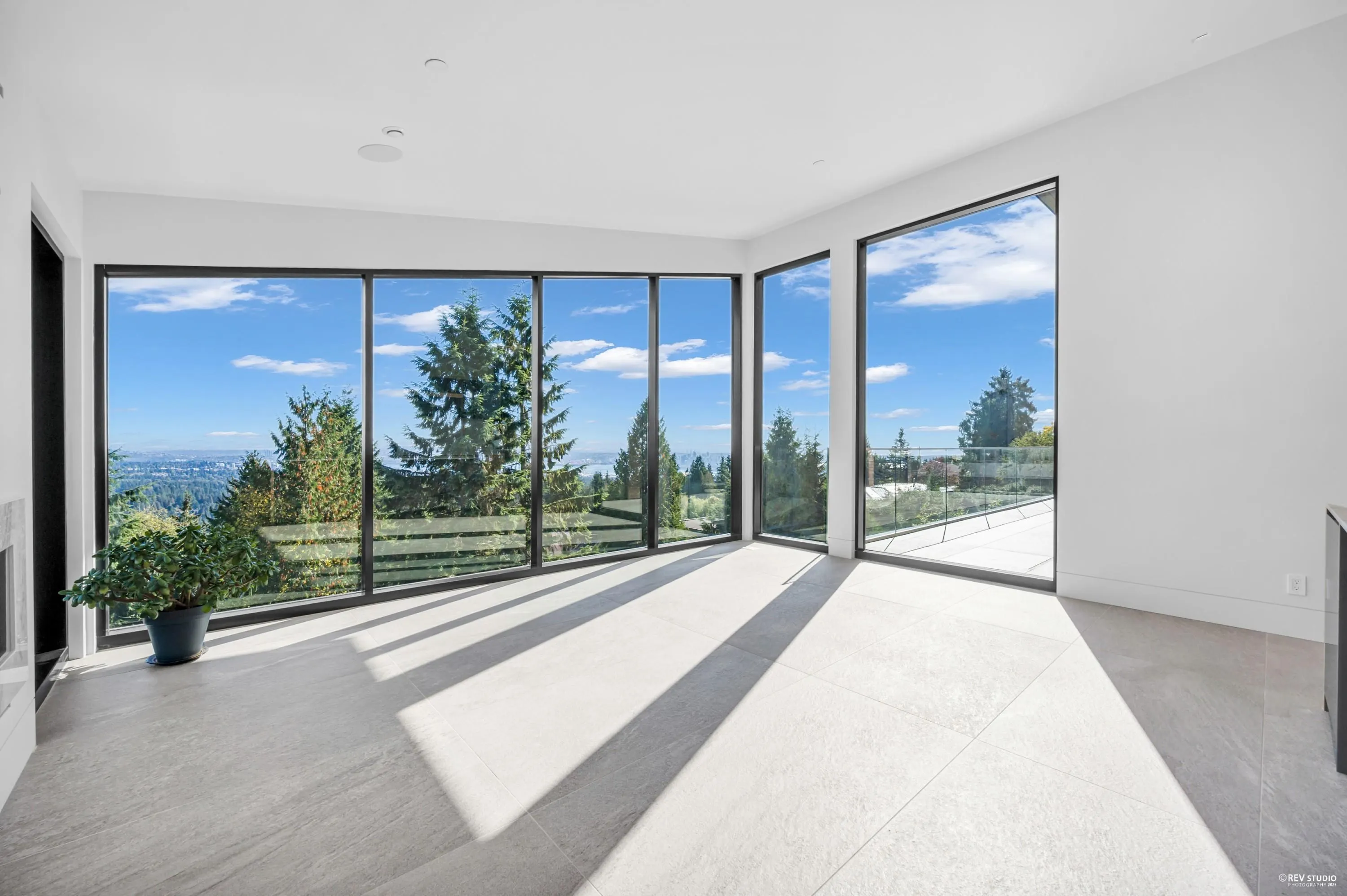 535 Craigmohr Drive