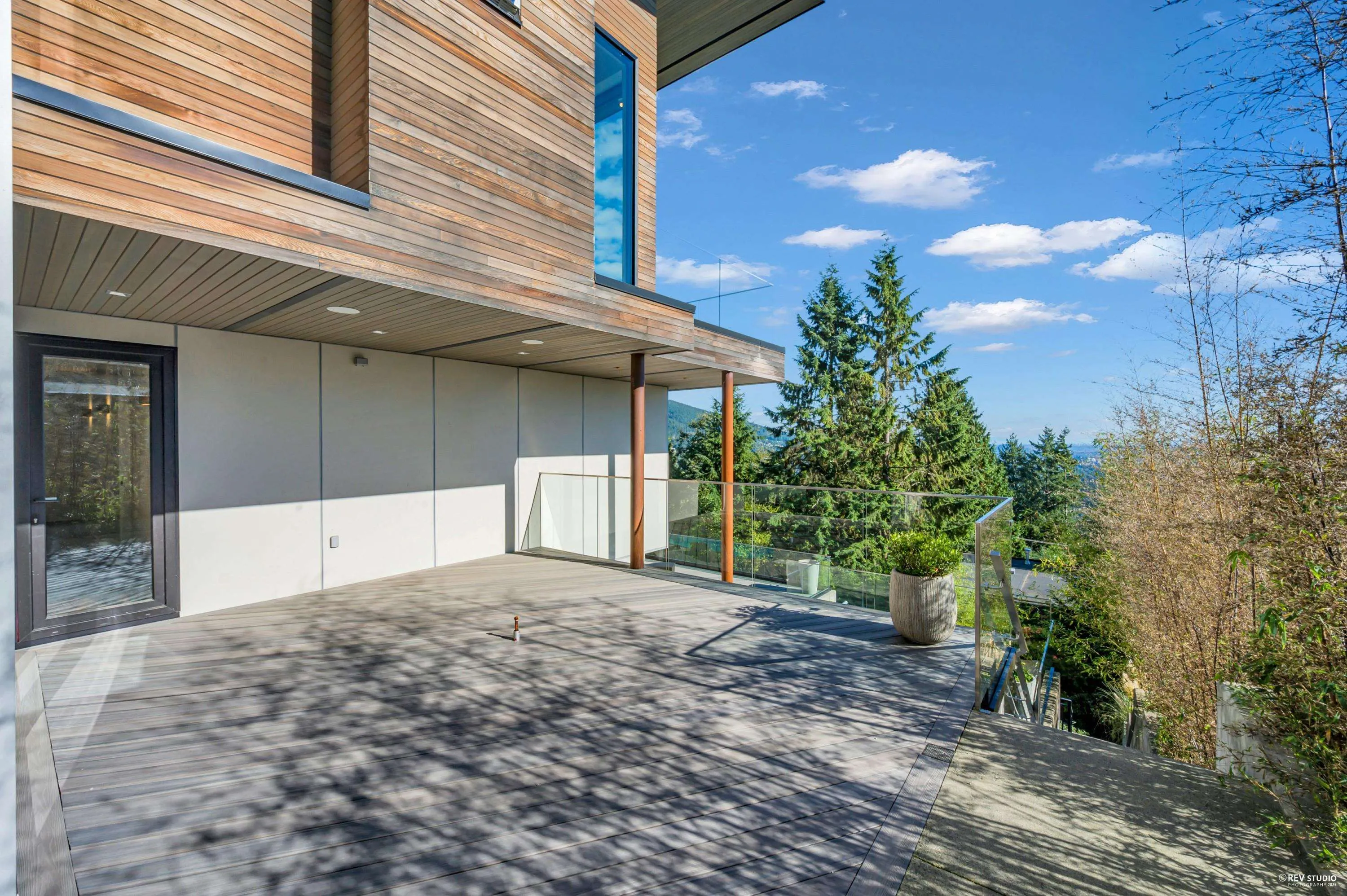 535 Craigmohr Drive