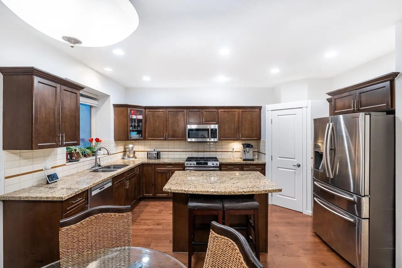 30 Hawthorn Drive