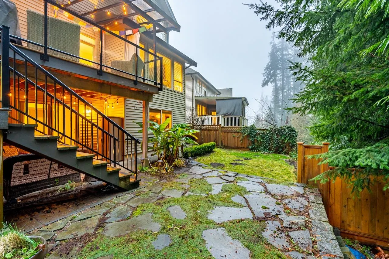 30 Hawthorn Drive