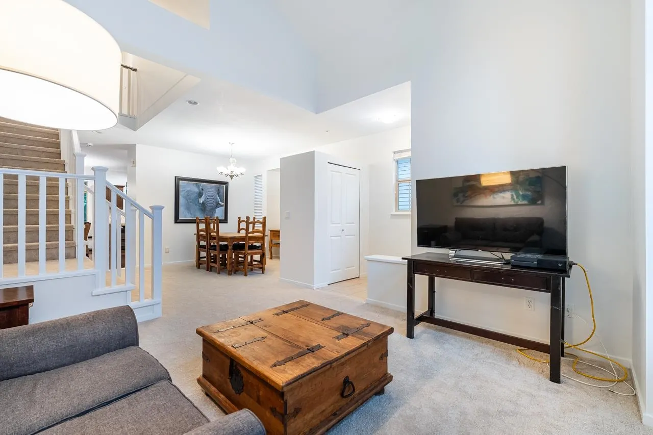 30 Hawthorn Drive