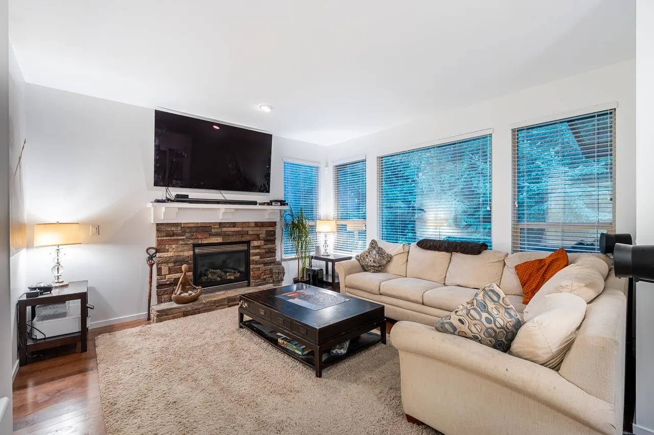 30 Hawthorn Drive