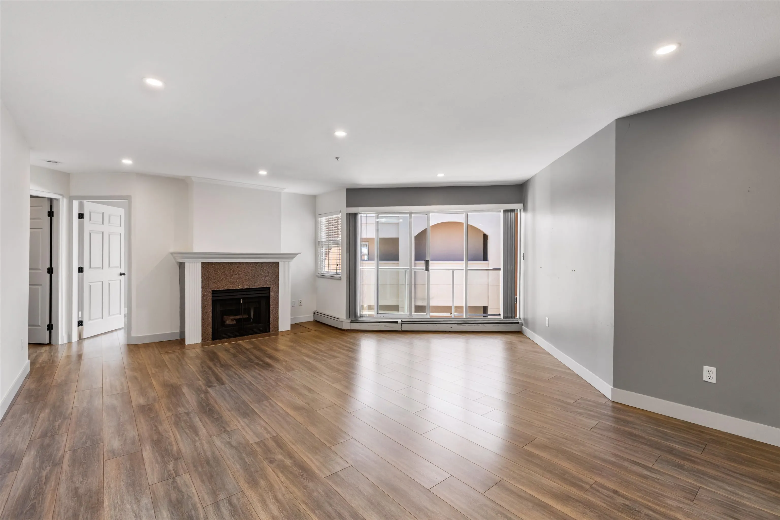15233 Pacific Avenue #306