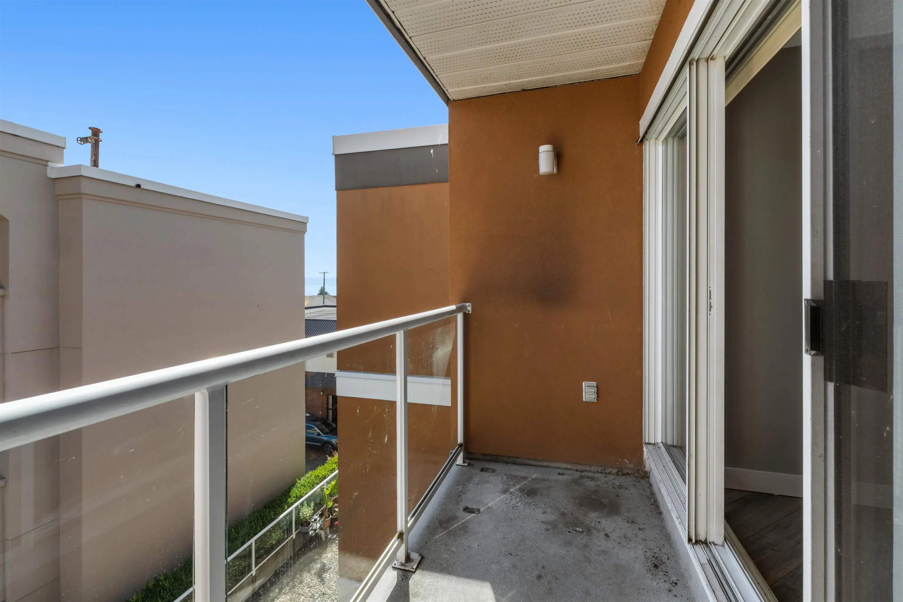 15233 Pacific Avenue #306