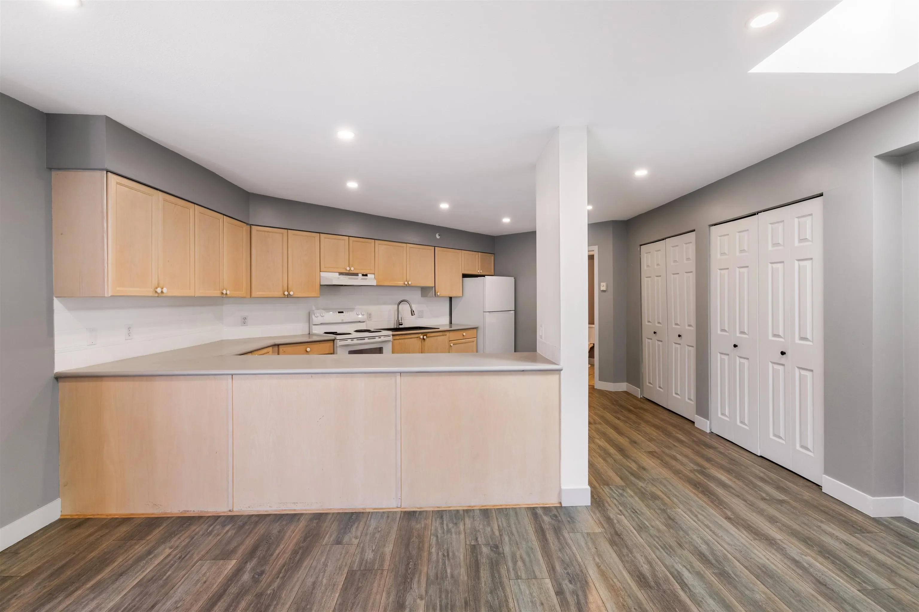 15233 Pacific Avenue #306