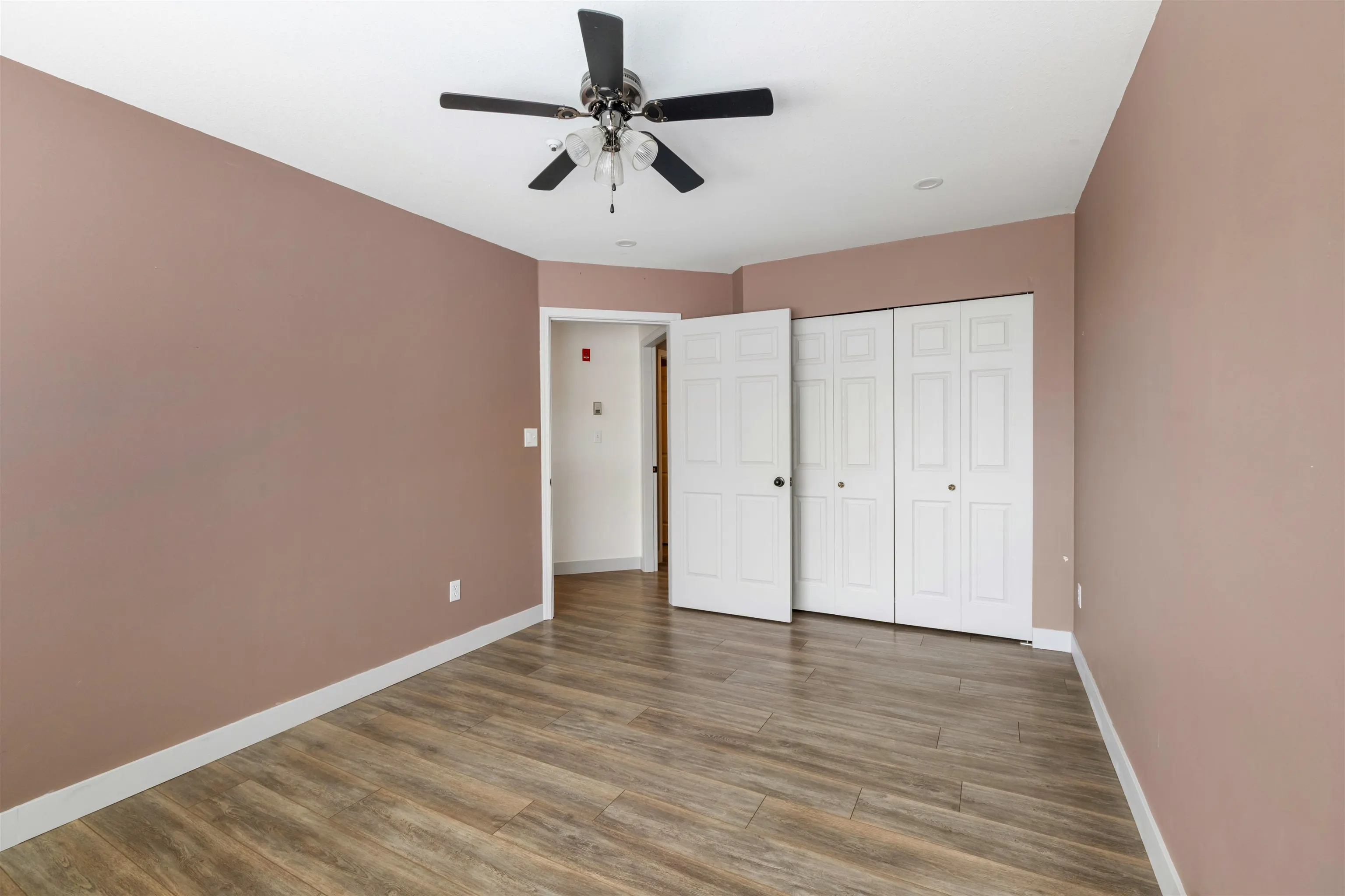 15233 Pacific Avenue #306