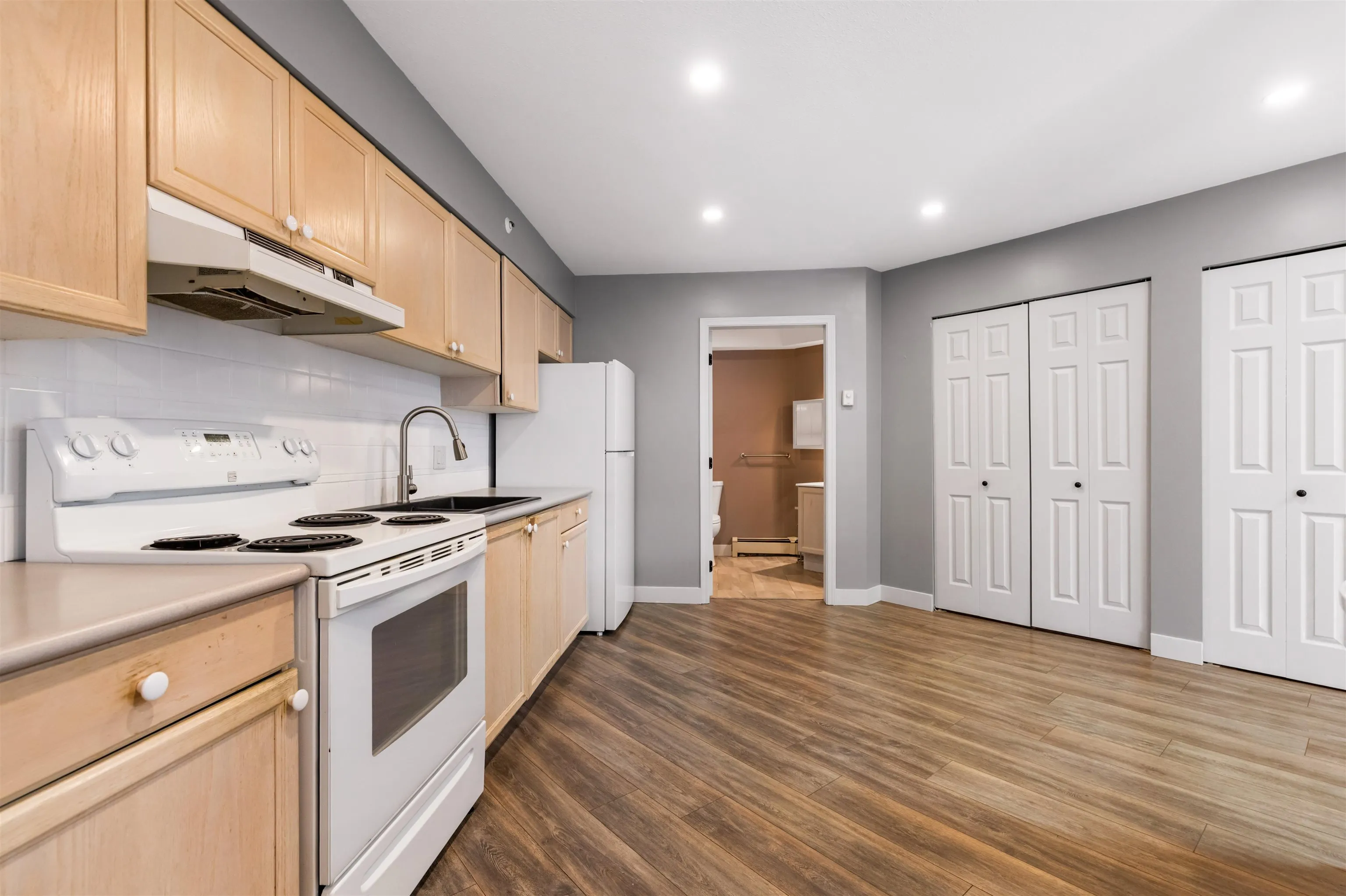15233 Pacific Avenue #306