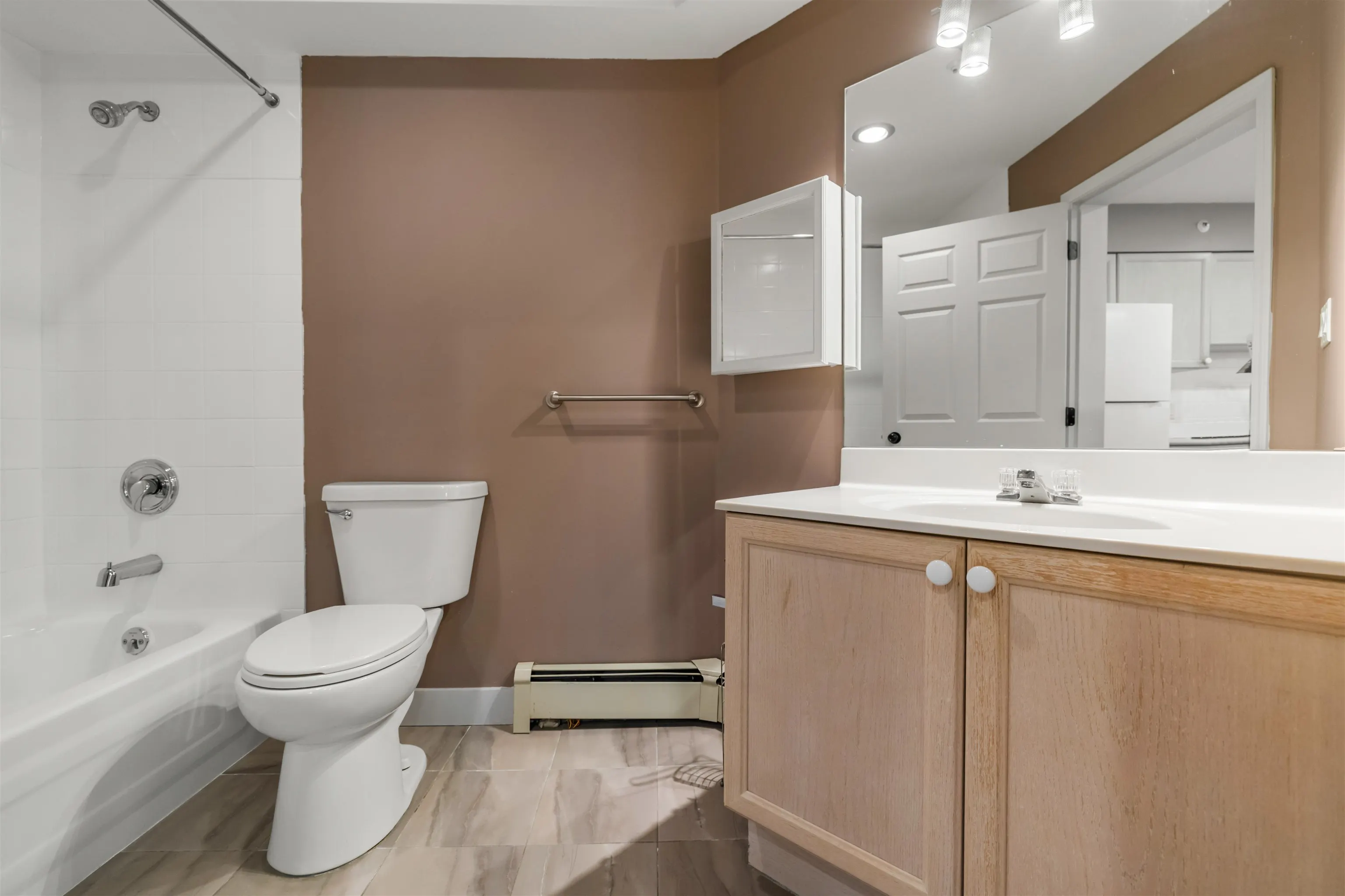 15233 Pacific Avenue #306