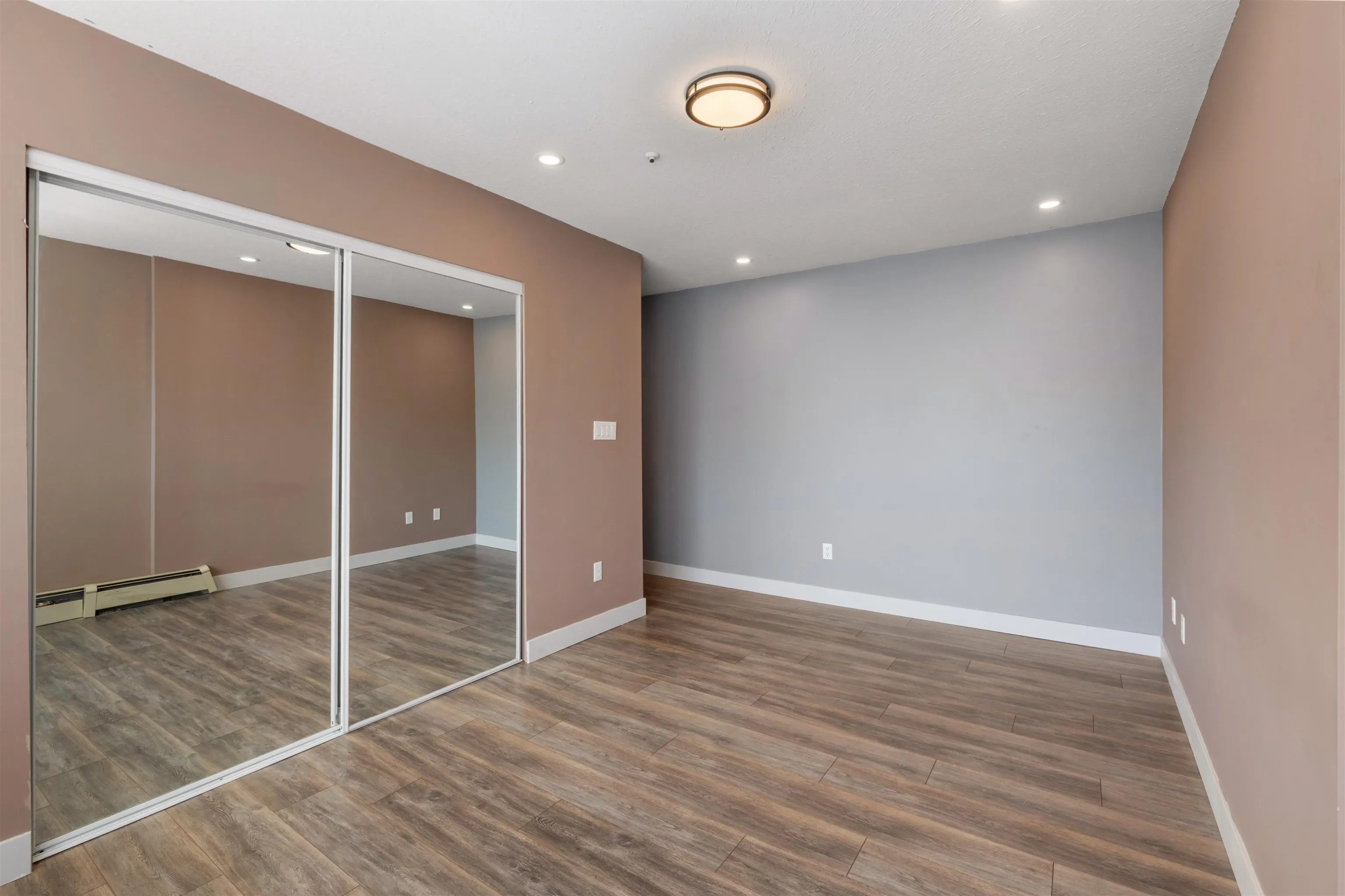 15233 Pacific Avenue #306