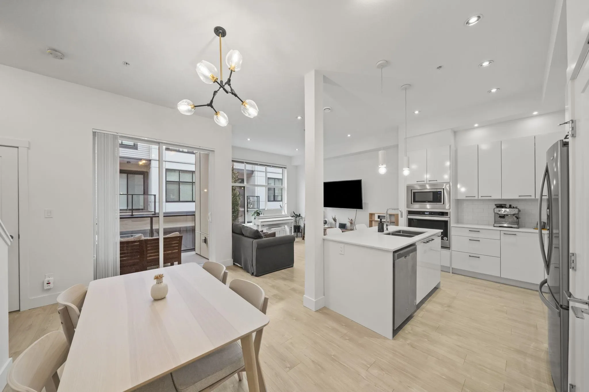 20849 78b Avenue #27